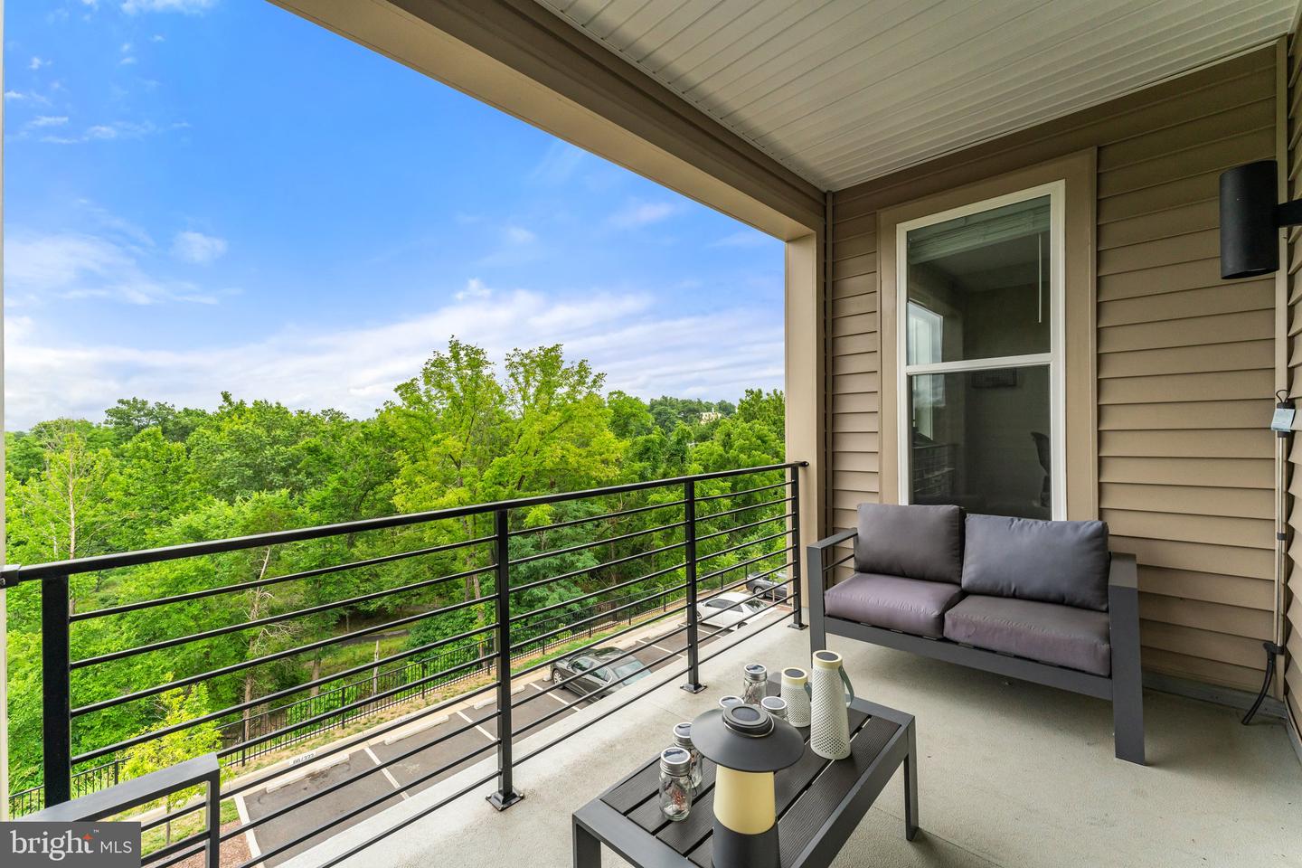 4622 QUINNS MILL WAY #1108, CHANTILLY, Virginia 20151, 3 Bedrooms Bedrooms, ,2 BathroomsBathrooms,Residential,For sale,4622 QUINNS MILL WAY #1108,VAFX2241820 MLS # VAFX2241820