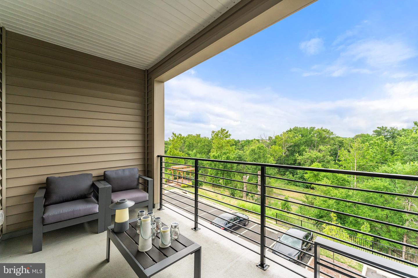 4622 QUINNS MILL WAY #1108, CHANTILLY, Virginia 20151, 3 Bedrooms Bedrooms, ,2 BathroomsBathrooms,Residential,For sale,4622 QUINNS MILL WAY #1108,VAFX2241820 MLS # VAFX2241820