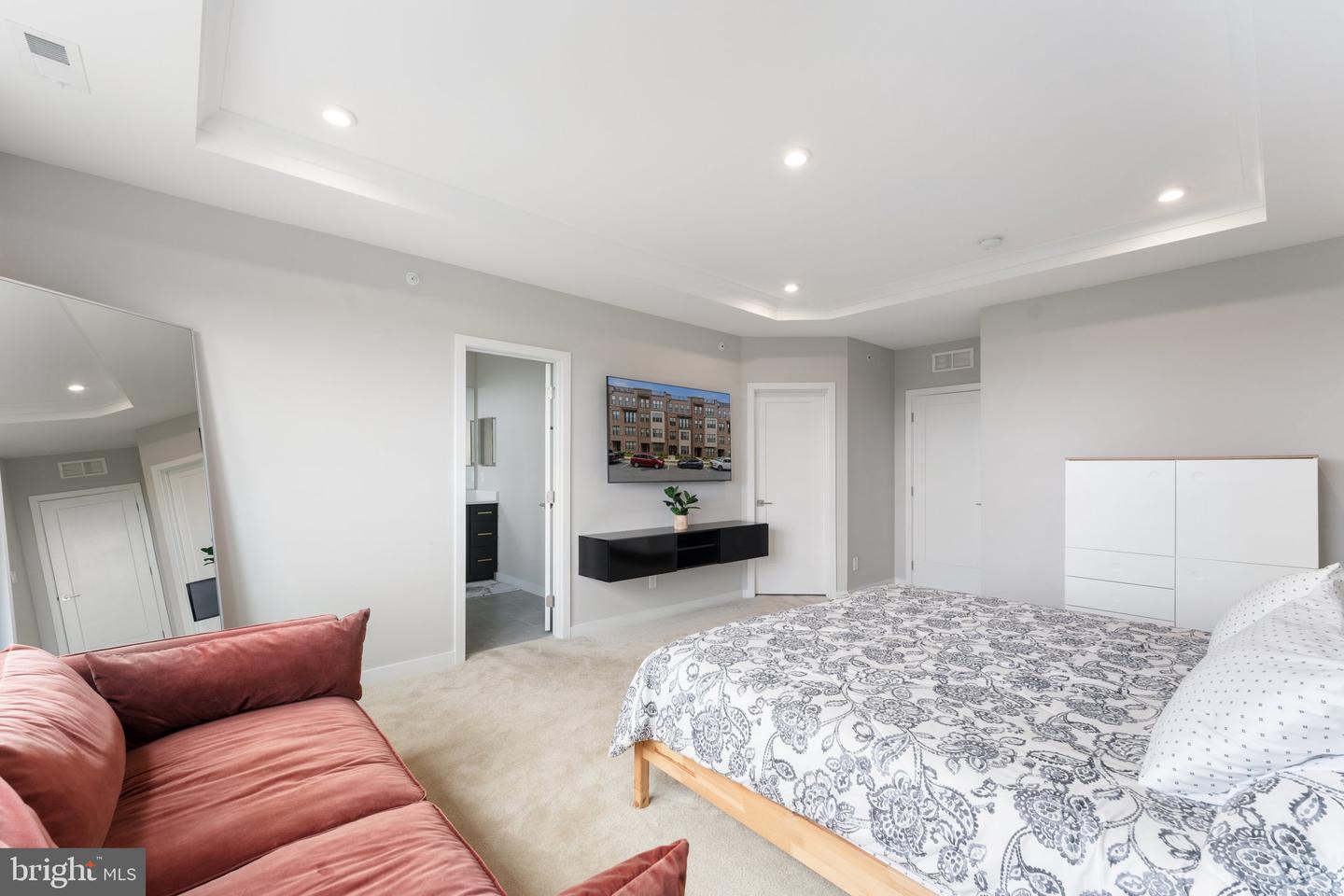 4622 QUINNS MILL WAY #1108, CHANTILLY, Virginia 20151, 3 Bedrooms Bedrooms, ,2 BathroomsBathrooms,Residential,For sale,4622 QUINNS MILL WAY #1108,VAFX2241820 MLS # VAFX2241820