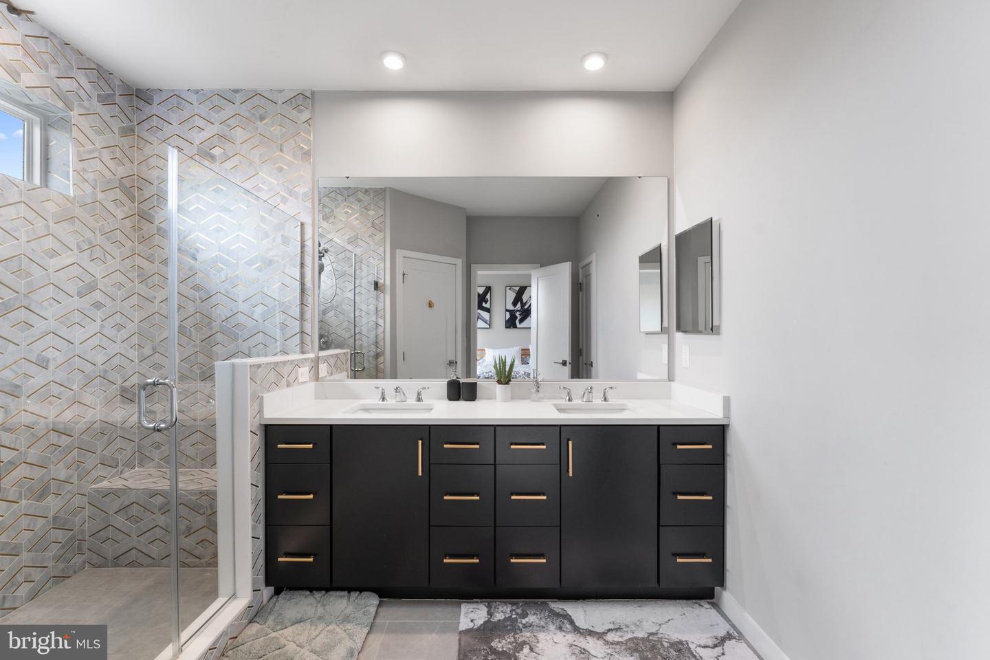4622 QUINNS MILL WAY #1108, CHANTILLY, Virginia 20151, 3 Bedrooms Bedrooms, ,2 BathroomsBathrooms,Residential,For sale,4622 QUINNS MILL WAY #1108,VAFX2241820 MLS # VAFX2241820