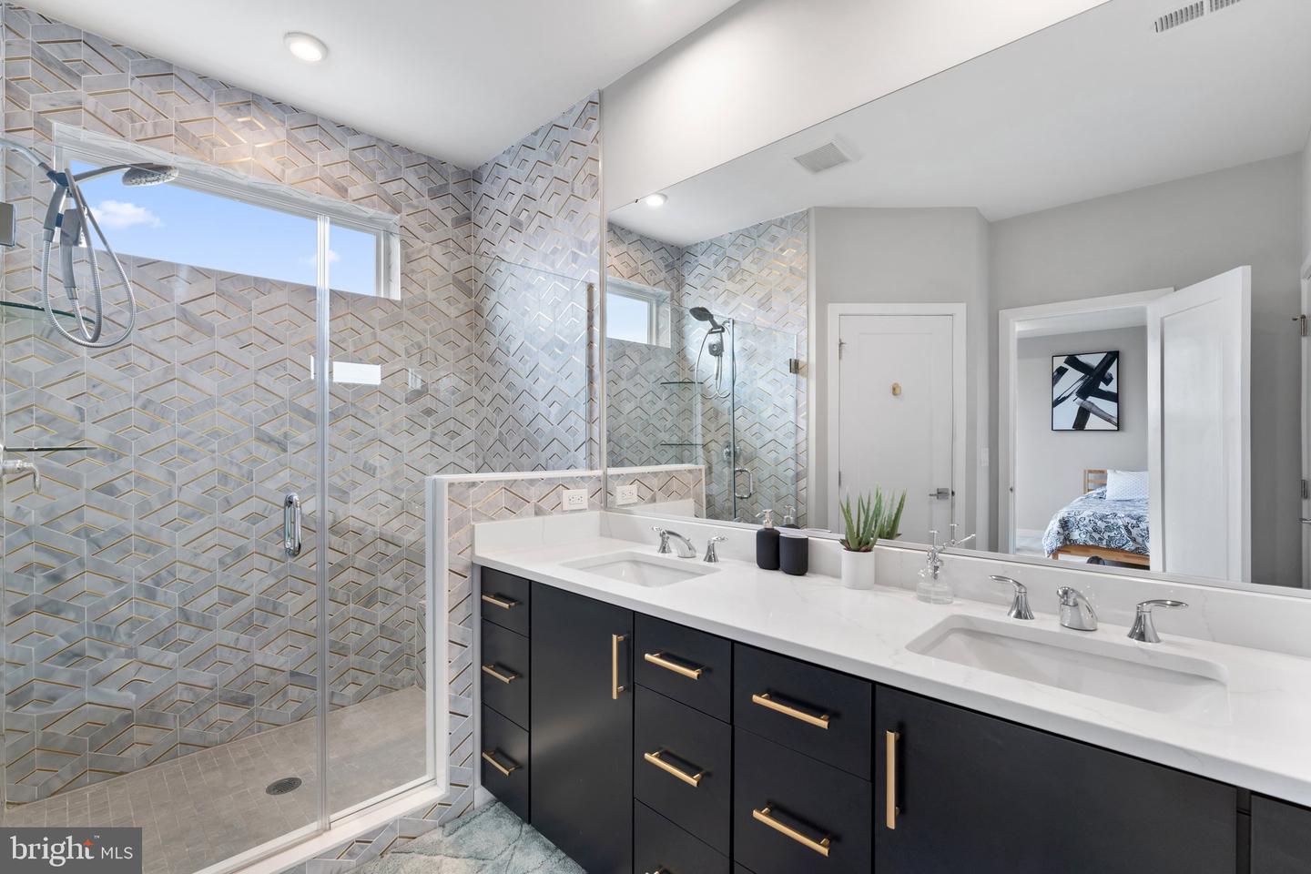 4622 QUINNS MILL WAY #1108, CHANTILLY, Virginia 20151, 3 Bedrooms Bedrooms, ,2 BathroomsBathrooms,Residential,For sale,4622 QUINNS MILL WAY #1108,VAFX2241820 MLS # VAFX2241820