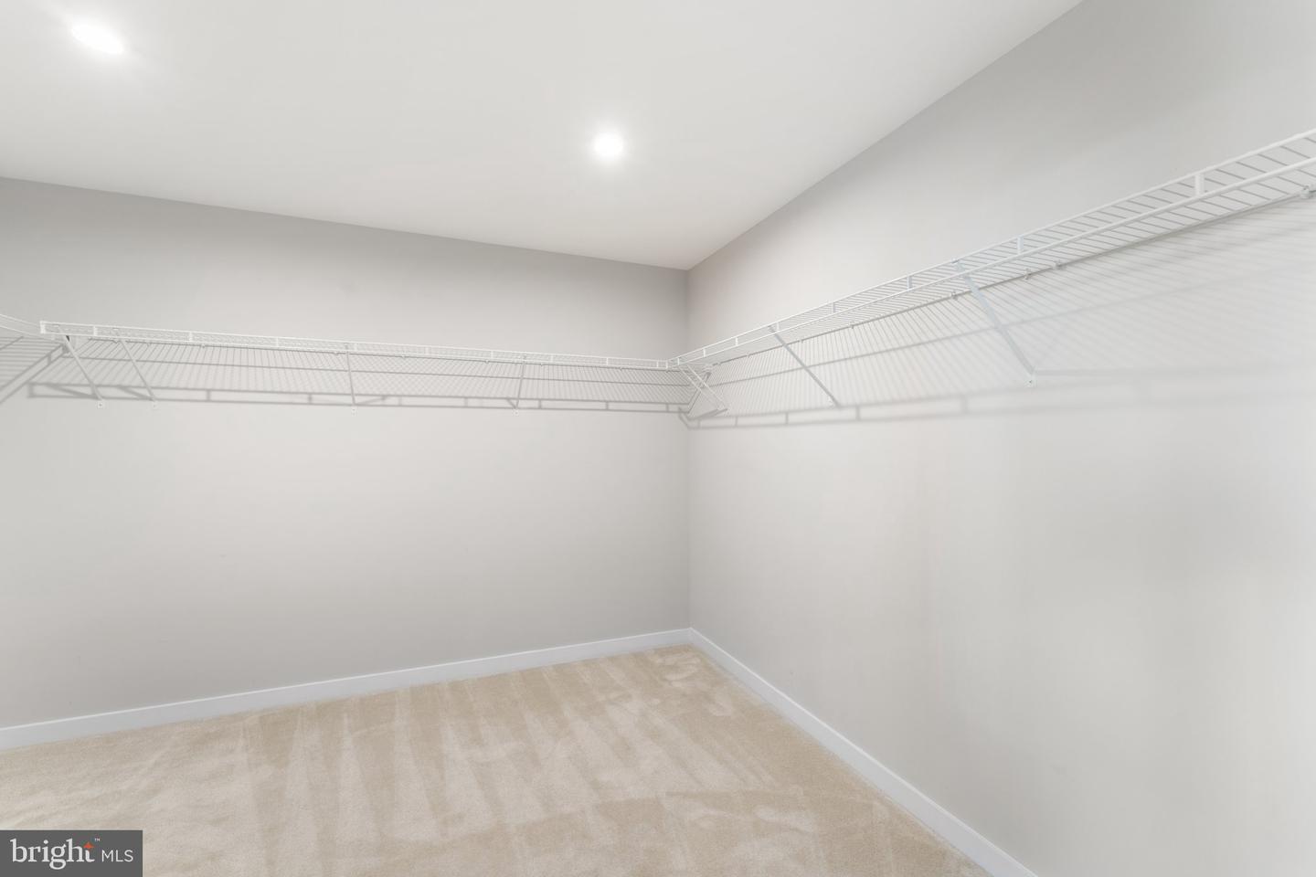 4622 QUINNS MILL WAY #1108, CHANTILLY, Virginia 20151, 3 Bedrooms Bedrooms, ,2 BathroomsBathrooms,Residential,For sale,4622 QUINNS MILL WAY #1108,VAFX2241820 MLS # VAFX2241820