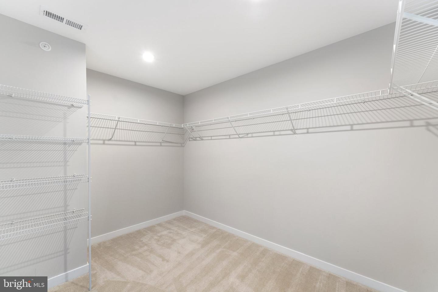 4622 QUINNS MILL WAY #1108, CHANTILLY, Virginia 20151, 3 Bedrooms Bedrooms, ,2 BathroomsBathrooms,Residential,For sale,4622 QUINNS MILL WAY #1108,VAFX2241820 MLS # VAFX2241820