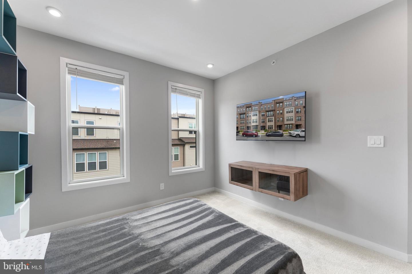 4622 QUINNS MILL WAY #1108, CHANTILLY, Virginia 20151, 3 Bedrooms Bedrooms, ,2 BathroomsBathrooms,Residential,For sale,4622 QUINNS MILL WAY #1108,VAFX2241820 MLS # VAFX2241820