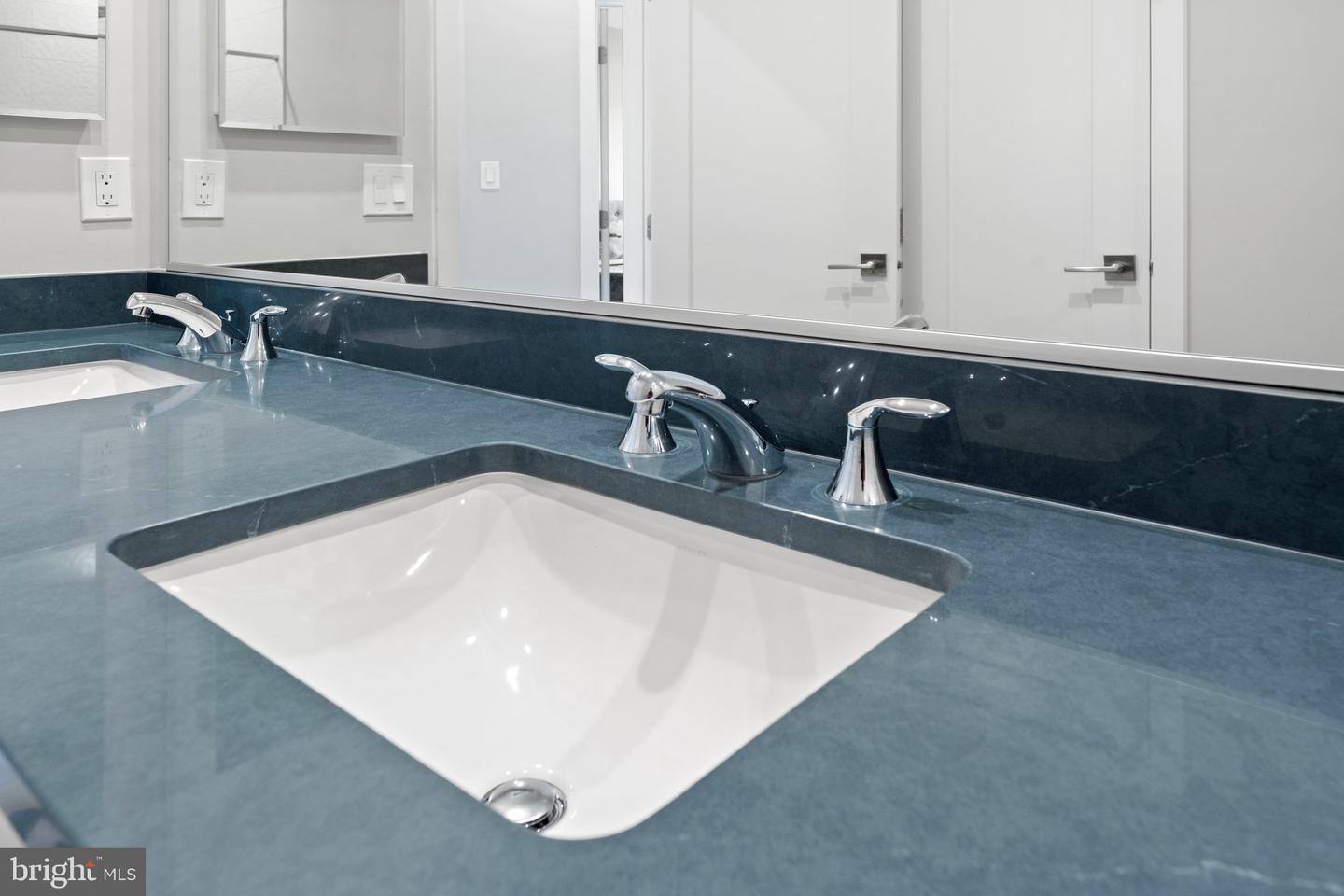 4622 QUINNS MILL WAY #1108, CHANTILLY, Virginia 20151, 3 Bedrooms Bedrooms, ,2 BathroomsBathrooms,Residential,For sale,4622 QUINNS MILL WAY #1108,VAFX2241820 MLS # VAFX2241820
