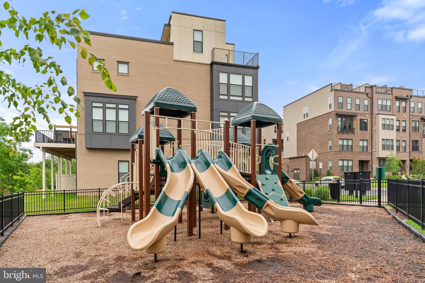 4622 QUINNS MILL WAY #1108, CHANTILLY, Virginia 20151, 3 Bedrooms Bedrooms, ,2 BathroomsBathrooms,Residential,For sale,4622 QUINNS MILL WAY #1108,VAFX2241820 MLS # VAFX2241820