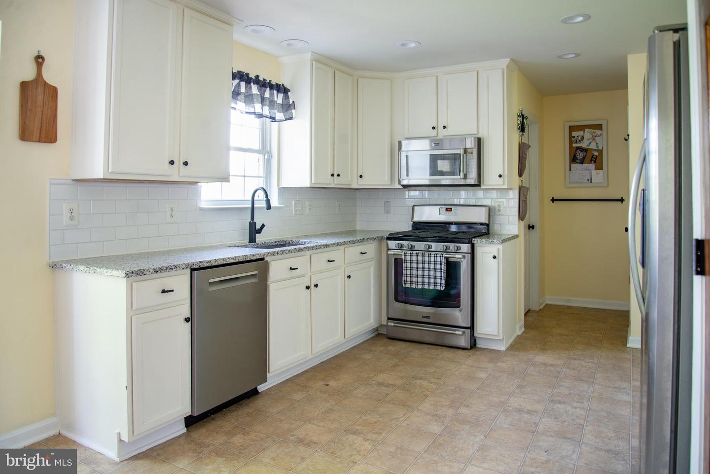 35271 OVERLOOK DR, LOCUST GROVE, Virginia 22508, 4 Bedrooms Bedrooms, ,2 BathroomsBathrooms,Residential,For sale,35271 OVERLOOK DR,VAOR2009726 MLS # VAOR2009726