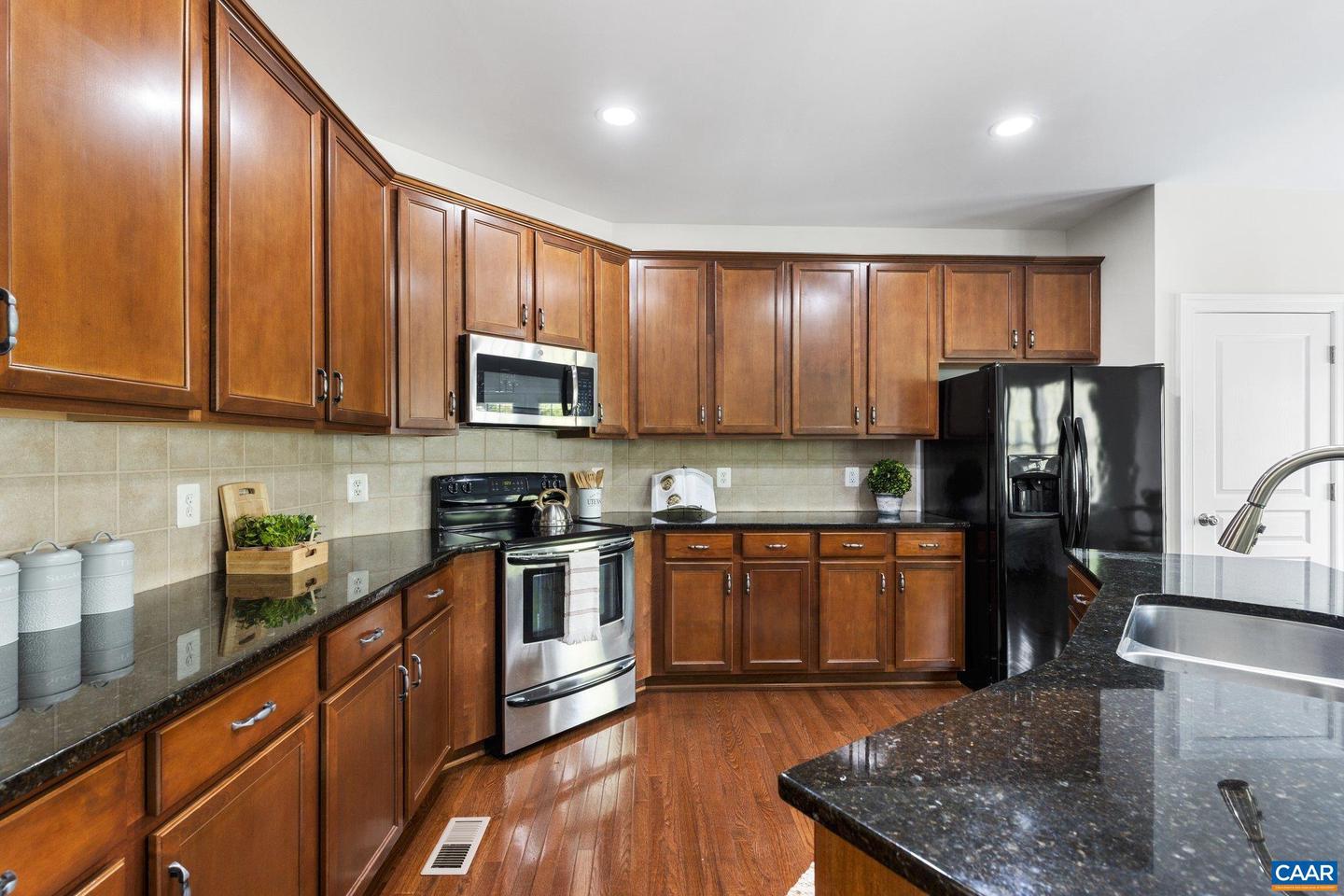 120 MOSSY CREEK CT, GORDONSVILLE, Virginia 22942, 4 Bedrooms Bedrooms, ,3 BathroomsBathrooms,Residential,For sale,120 MOSSY CREEK CT,664690 MLS # 664690