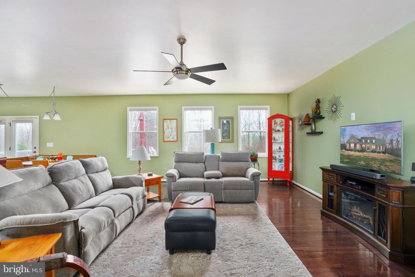 438 BRENTHEM FARM DR, FREDERICKSBURG, Virginia 22405, 4 Bedrooms Bedrooms, ,3 BathroomsBathrooms,Residential,For sale,438 BRENTHEM FARM DR,VAST2036824 MLS # VAST2036824