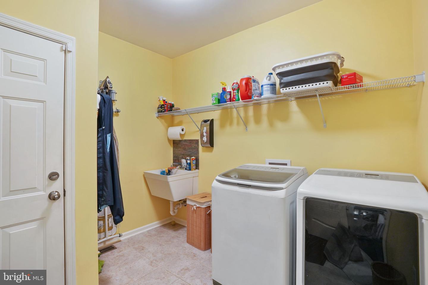 438 BRENTHEM FARM DR, FREDERICKSBURG, Virginia 22405, 4 Bedrooms Bedrooms, ,3 BathroomsBathrooms,Residential,For sale,438 BRENTHEM FARM DR,VAST2036824 MLS # VAST2036824