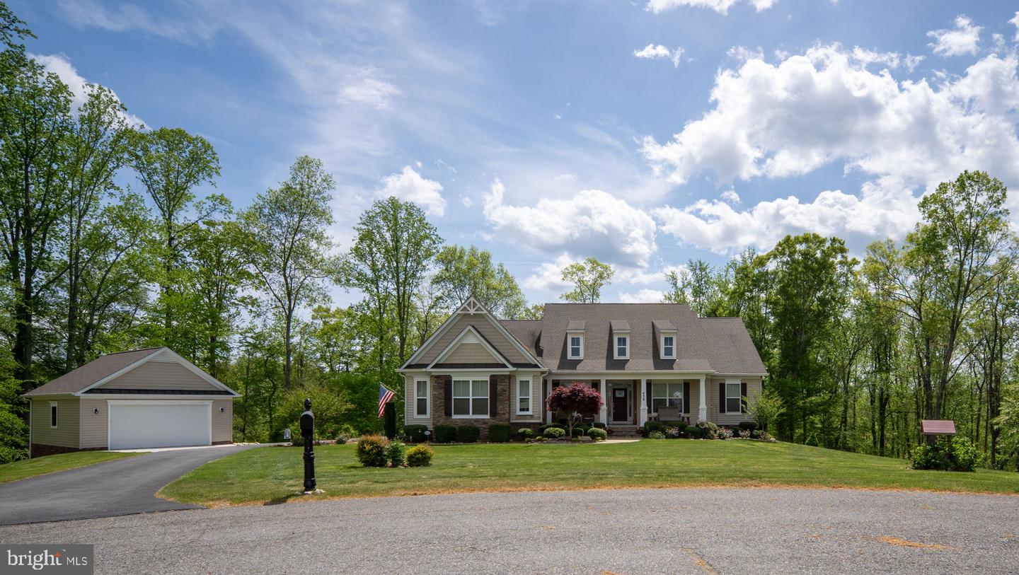 438 BRENTHEM FARM DR, FREDERICKSBURG, Virginia 22405, 4 Bedrooms Bedrooms, ,3 BathroomsBathrooms,Residential,For sale,438 BRENTHEM FARM DR,VAST2036824 MLS # VAST2036824