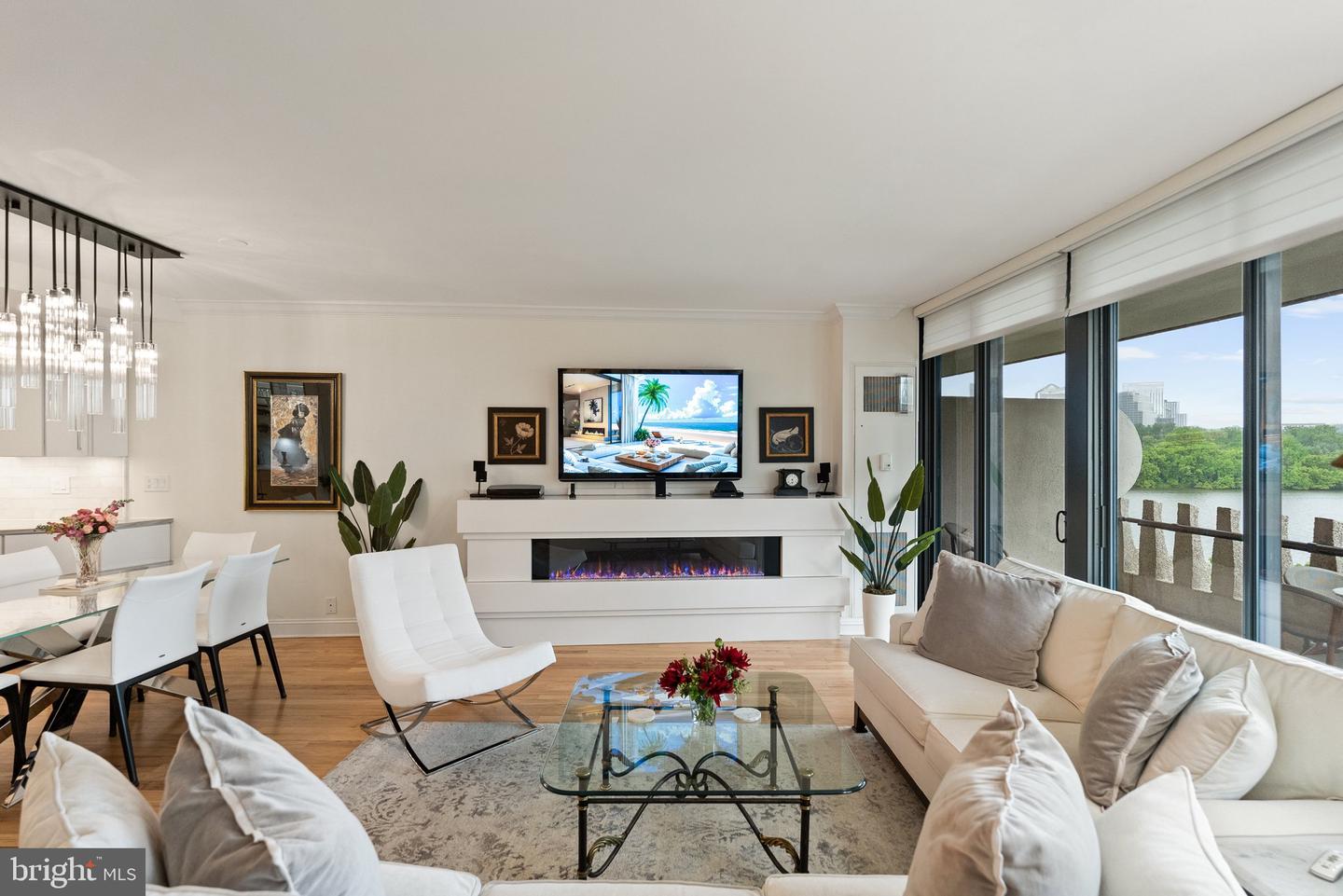700 NEW HAMPSHIRE AVE NW #507, WASHINGTON, District Of Columbia 20037, 1 Bedroom Bedrooms, ,2 BathroomsBathrooms,Residential,For sale,700 NEW HAMPSHIRE AVE NW #507,DCDC2199472 MLS # DCDC2199472