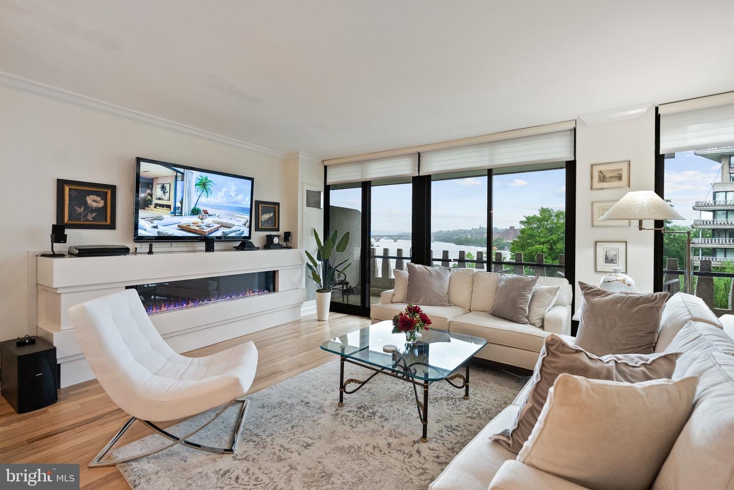 700 NEW HAMPSHIRE AVE NW #507, WASHINGTON, District Of Columbia 20037, 1 Bedroom Bedrooms, ,2 BathroomsBathrooms,Residential,For sale,700 NEW HAMPSHIRE AVE NW #507,DCDC2199472 MLS # DCDC2199472