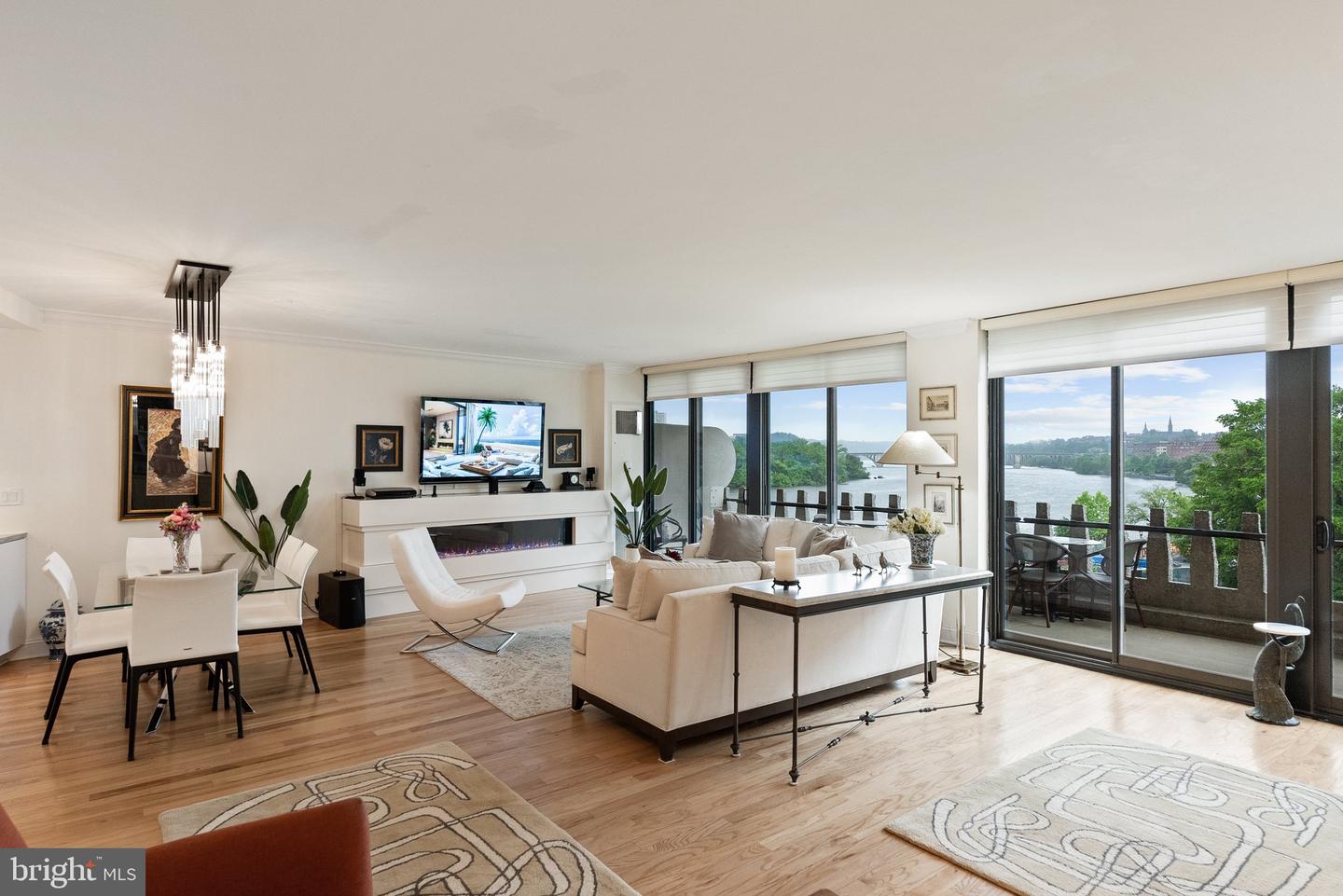 700 NEW HAMPSHIRE AVE NW #507, WASHINGTON, District Of Columbia 20037, 1 Bedroom Bedrooms, ,2 BathroomsBathrooms,Residential,For sale,700 NEW HAMPSHIRE AVE NW #507,DCDC2199472 MLS # DCDC2199472
