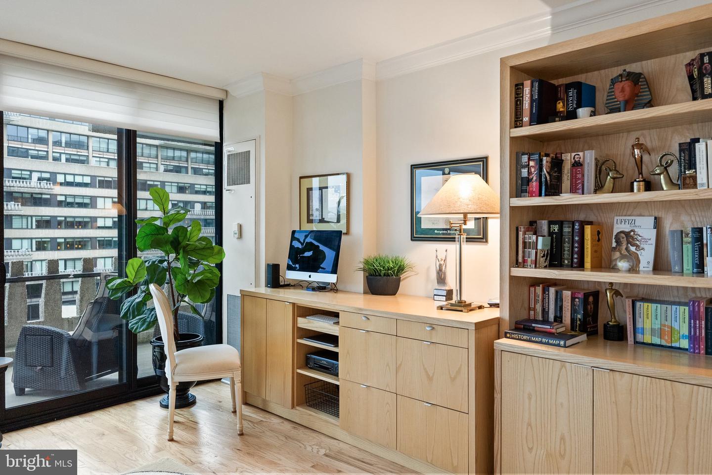 700 NEW HAMPSHIRE AVE NW #507, WASHINGTON, District Of Columbia 20037, 1 Bedroom Bedrooms, ,2 BathroomsBathrooms,Residential,For sale,700 NEW HAMPSHIRE AVE NW #507,DCDC2199472 MLS # DCDC2199472