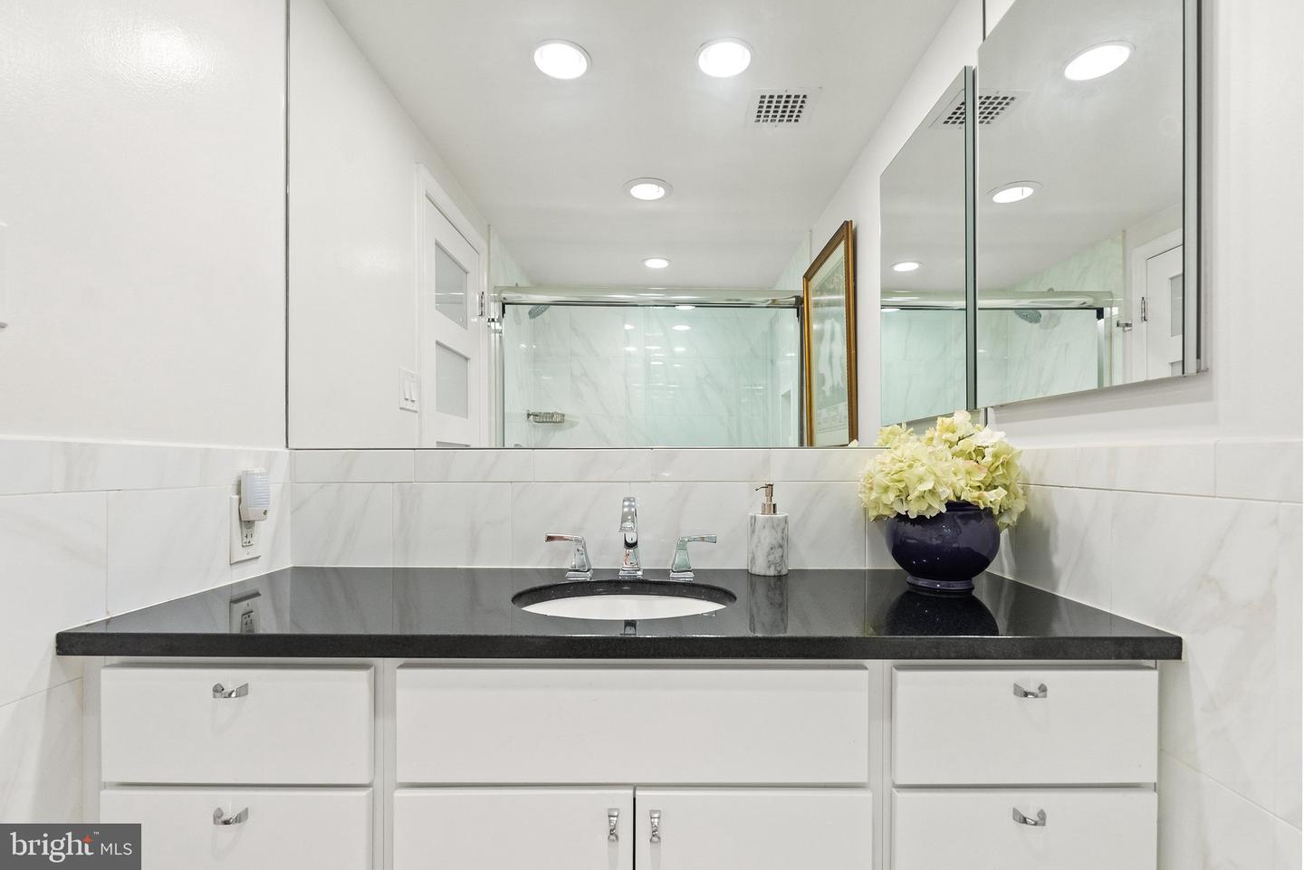 700 NEW HAMPSHIRE AVE NW #507, WASHINGTON, District Of Columbia 20037, 1 Bedroom Bedrooms, ,2 BathroomsBathrooms,Residential,For sale,700 NEW HAMPSHIRE AVE NW #507,DCDC2199472 MLS # DCDC2199472