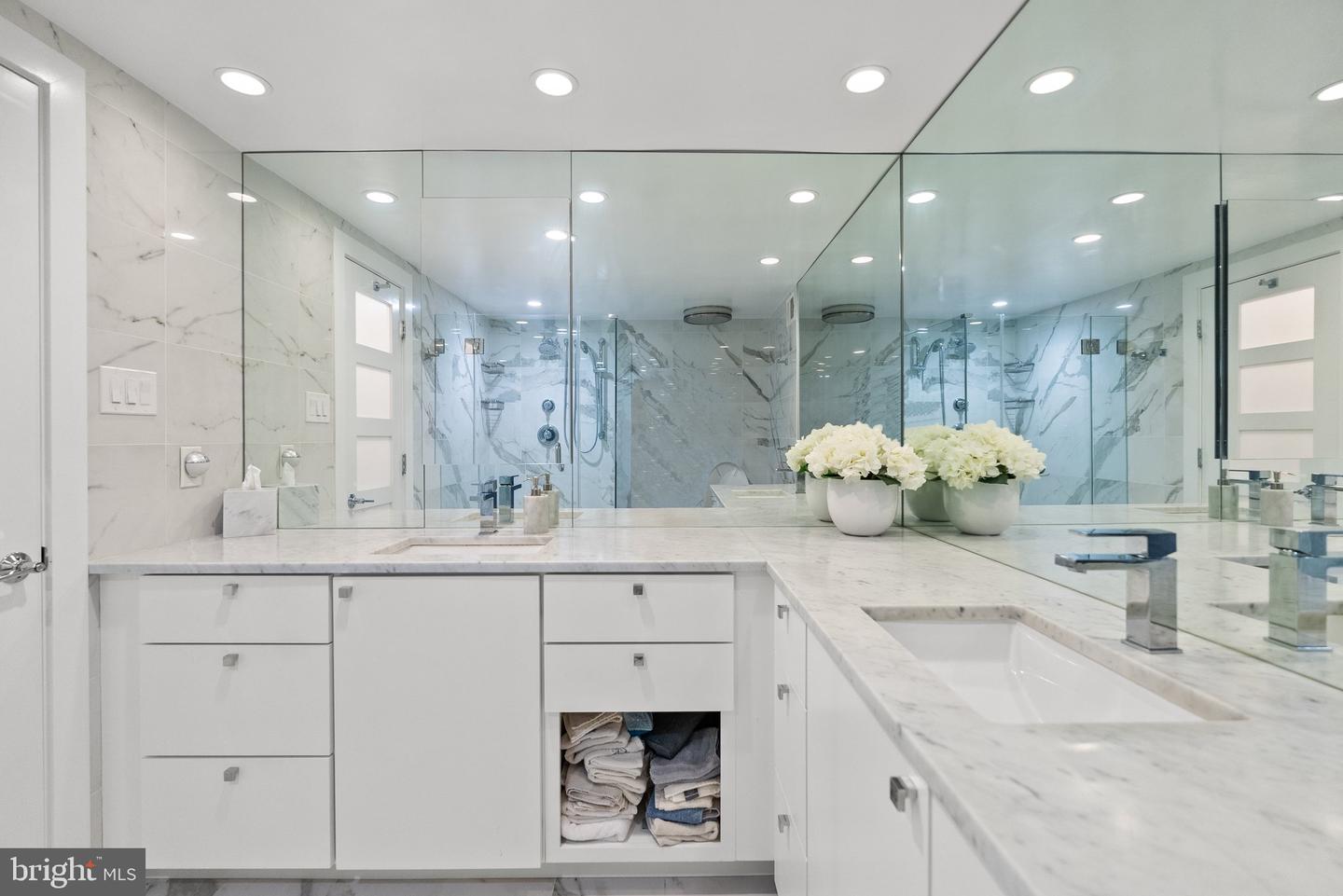 700 NEW HAMPSHIRE AVE NW #507, WASHINGTON, District Of Columbia 20037, 1 Bedroom Bedrooms, ,2 BathroomsBathrooms,Residential,For sale,700 NEW HAMPSHIRE AVE NW #507,DCDC2199472 MLS # DCDC2199472