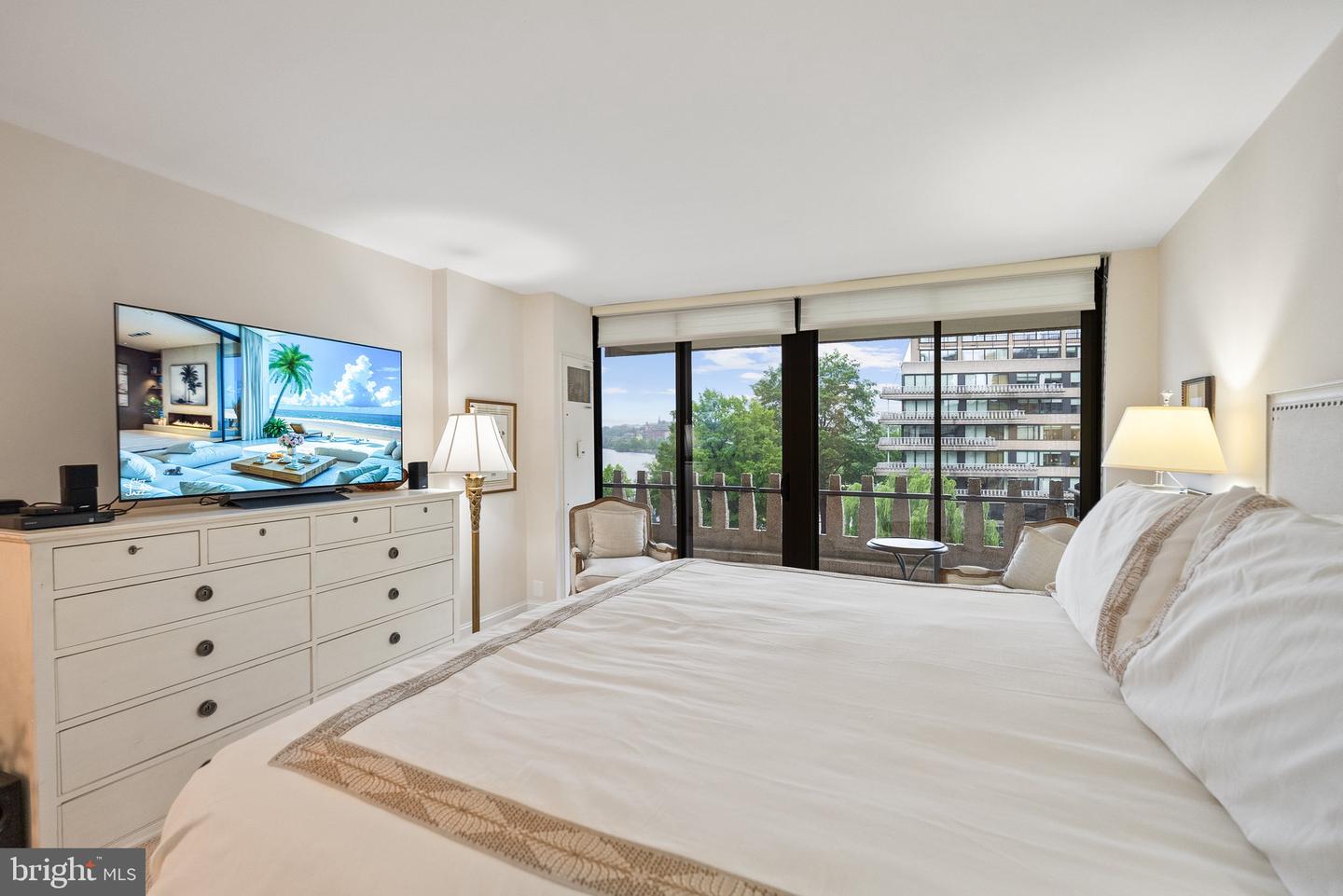 700 NEW HAMPSHIRE AVE NW #507, WASHINGTON, District Of Columbia 20037, 1 Bedroom Bedrooms, ,2 BathroomsBathrooms,Residential,For sale,700 NEW HAMPSHIRE AVE NW #507,DCDC2199472 MLS # DCDC2199472