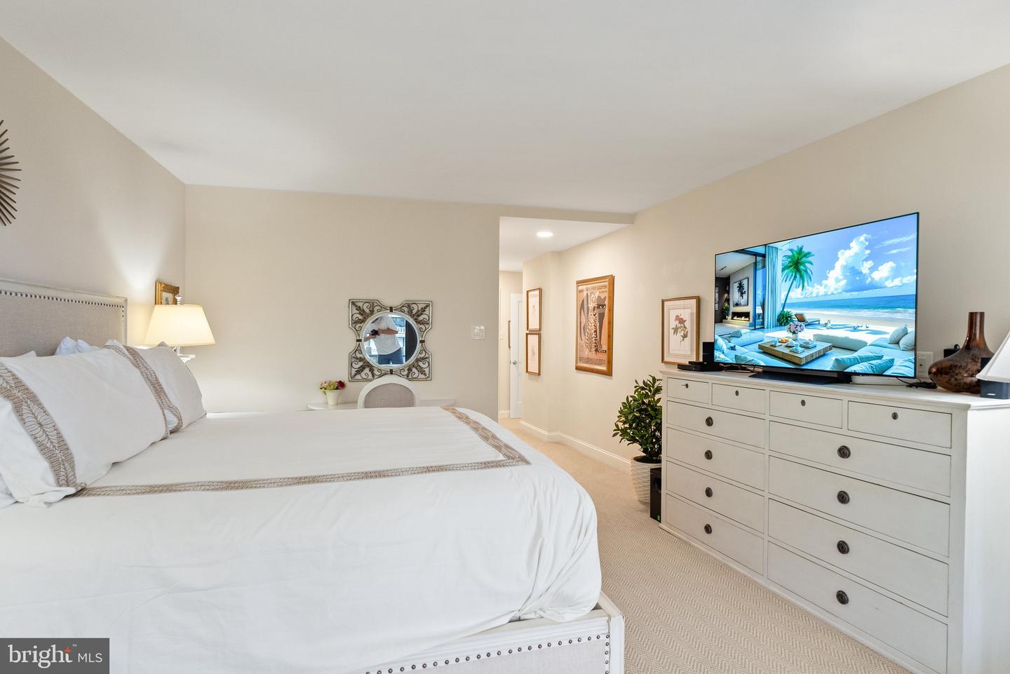 700 NEW HAMPSHIRE AVE NW #507, WASHINGTON, District Of Columbia 20037, 1 Bedroom Bedrooms, ,2 BathroomsBathrooms,Residential,For sale,700 NEW HAMPSHIRE AVE NW #507,DCDC2199472 MLS # DCDC2199472