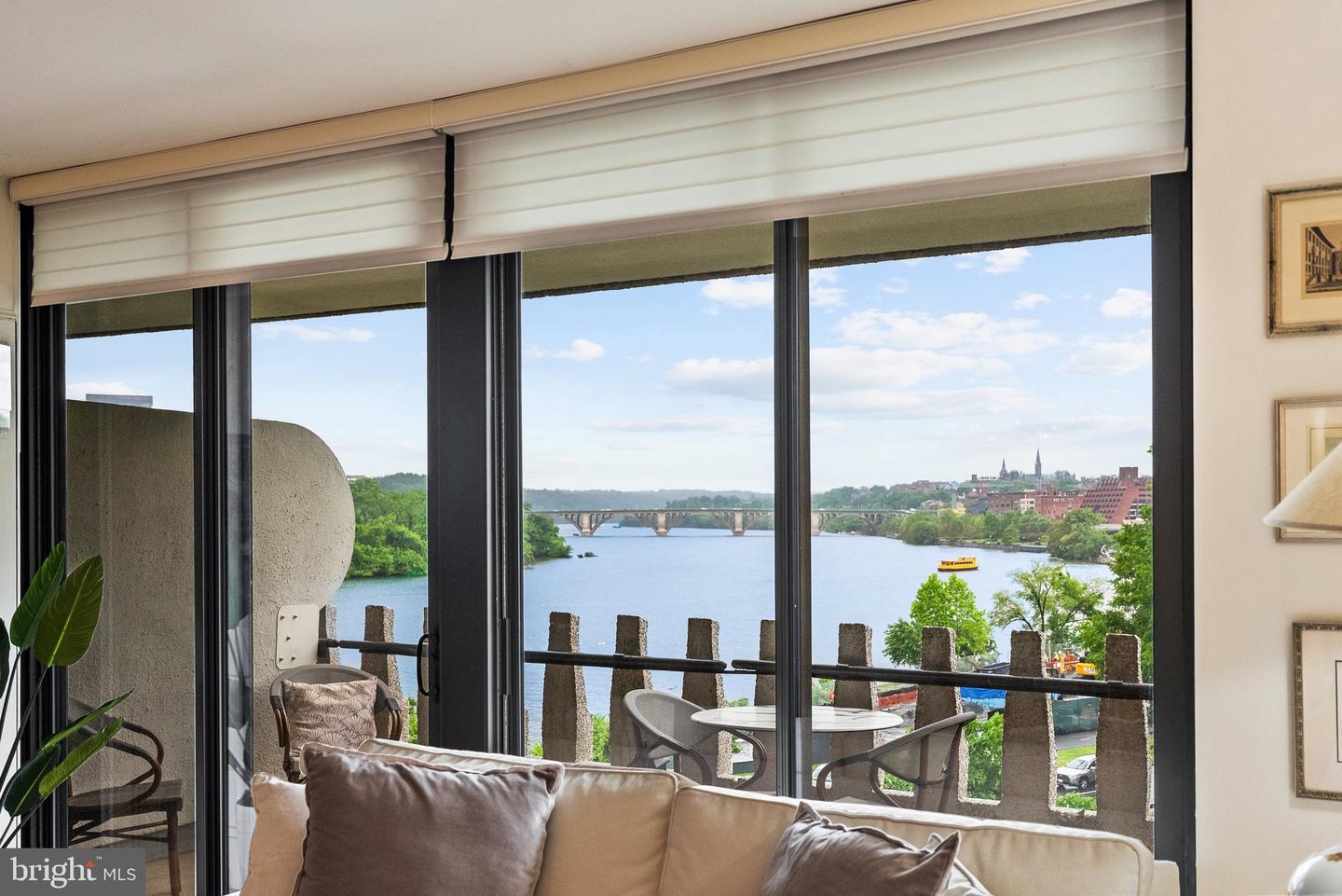 700 NEW HAMPSHIRE AVE NW #507, WASHINGTON, District Of Columbia 20037, 1 Bedroom Bedrooms, ,2 BathroomsBathrooms,Residential,For sale,700 NEW HAMPSHIRE AVE NW #507,DCDC2199472 MLS # DCDC2199472