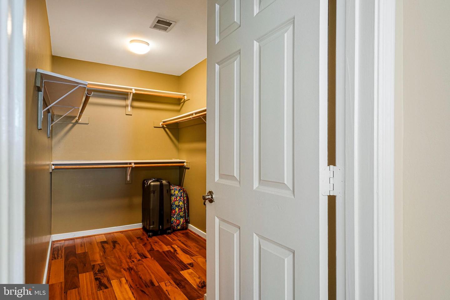 26222 OCALA CIR, CHANTILLY, Virginia 20152, 5 Bedrooms Bedrooms, 13 Rooms Rooms,3 BathroomsBathrooms,Residential,For sale,26222 OCALA CIR,VALO2096462 MLS # VALO2096462