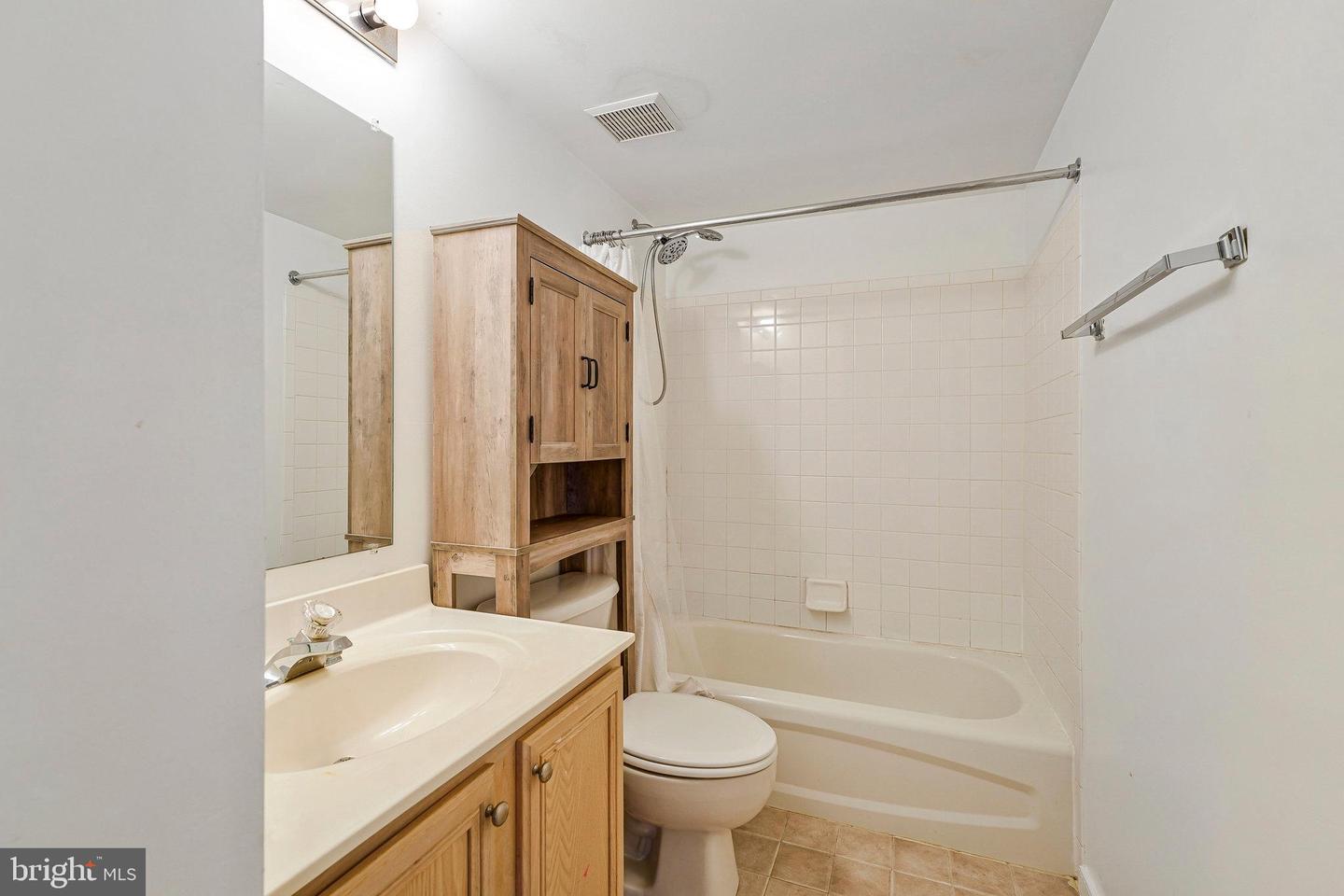 26222 OCALA CIR, CHANTILLY, Virginia 20152, 5 Bedrooms Bedrooms, 13 Rooms Rooms,3 BathroomsBathrooms,Residential,For sale,26222 OCALA CIR,VALO2096462 MLS # VALO2096462