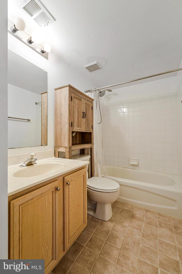26222 OCALA CIR, CHANTILLY, Virginia 20152, 5 Bedrooms Bedrooms, 13 Rooms Rooms,3 BathroomsBathrooms,Residential,For sale,26222 OCALA CIR,VALO2096462 MLS # VALO2096462