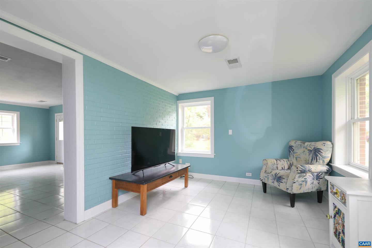 2659 SCOTTSVILLE RD, CHARLOTTESVILLE, Virginia 22902, 3 Bedrooms Bedrooms, ,2 BathroomsBathrooms,Residential,For sale,2659 SCOTTSVILLE RD,664698 MLS # 664698
