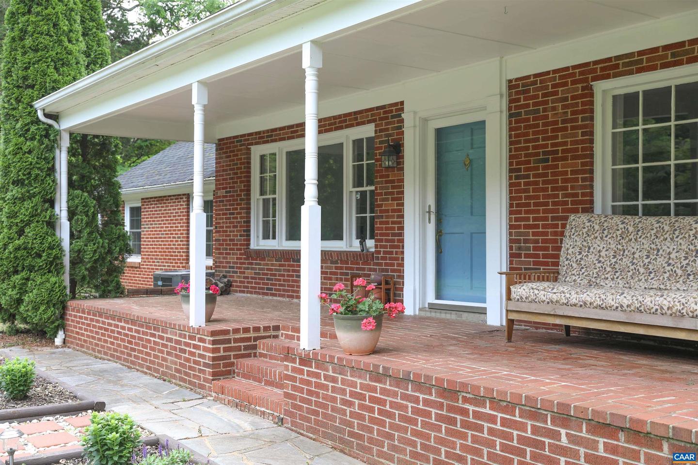 2659 SCOTTSVILLE RD, CHARLOTTESVILLE, Virginia 22902, 3 Bedrooms Bedrooms, ,2 BathroomsBathrooms,Residential,For sale,2659 SCOTTSVILLE RD,664698 MLS # 664698