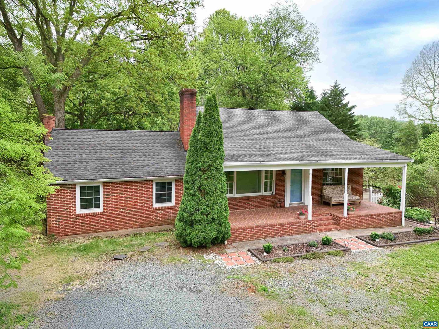 2659 SCOTTSVILLE RD, CHARLOTTESVILLE, Virginia 22902, 3 Bedrooms Bedrooms, ,2 BathroomsBathrooms,Residential,For sale,2659 SCOTTSVILLE RD,664698 MLS # 664698