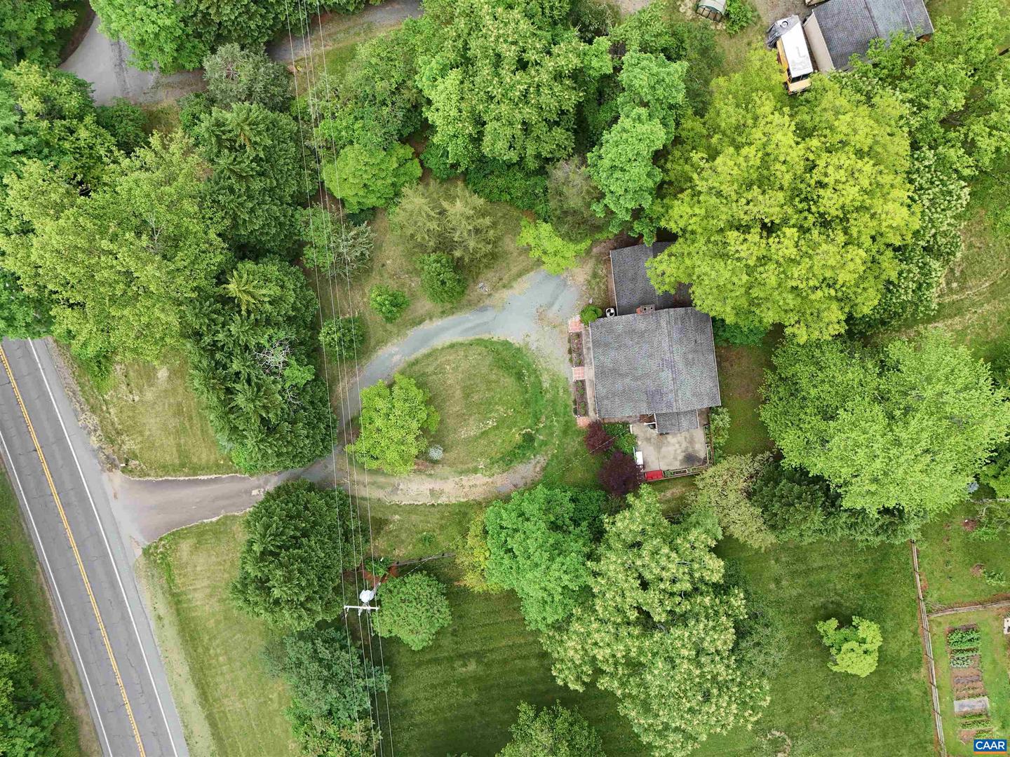 2659 SCOTTSVILLE RD, CHARLOTTESVILLE, Virginia 22902, 3 Bedrooms Bedrooms, ,2 BathroomsBathrooms,Residential,For sale,2659 SCOTTSVILLE RD,664698 MLS # 664698