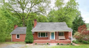 2659 SCOTTSVILLE RD, CHARLOTTESVILLE, Virginia 22902, 3 Bedrooms Bedrooms, ,2 BathroomsBathrooms,Residential,For sale,2659 SCOTTSVILLE RD,664698 MLS # 664698