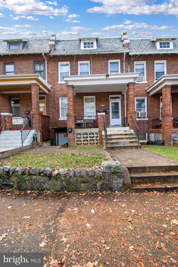 4312 N 4TH ST NW, WASHINGTON, District Of Columbia 20011, 6 Bedrooms Bedrooms, ,3 BathroomsBathrooms,Residential,For sale,4312 N 4TH ST NW,DCDC2201412 MLS # DCDC2201412