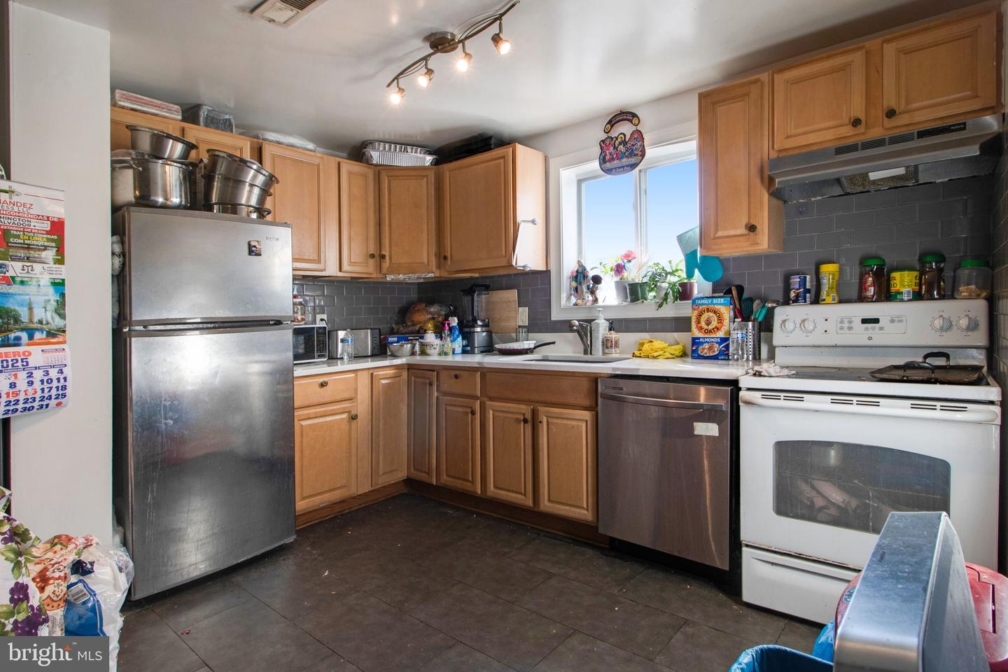 4312 N 4TH ST NW, WASHINGTON, District Of Columbia 20011, 6 Bedrooms Bedrooms, ,3 BathroomsBathrooms,Residential,For sale,4312 N 4TH ST NW,DCDC2201412 MLS # DCDC2201412