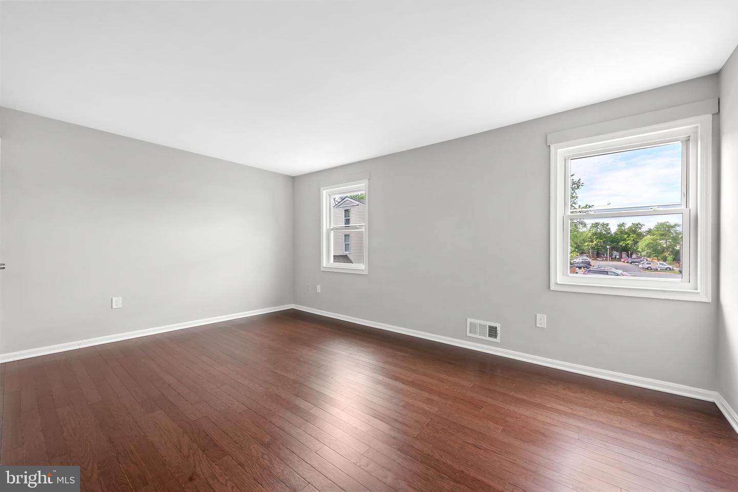 7912 SHARPSBURG CT, MANASSAS, Virginia 20109, 3 Bedrooms Bedrooms, ,2 BathroomsBathrooms,Residential,For sale,7912 SHARPSBURG CT,VAPW2095048 MLS # VAPW2095048