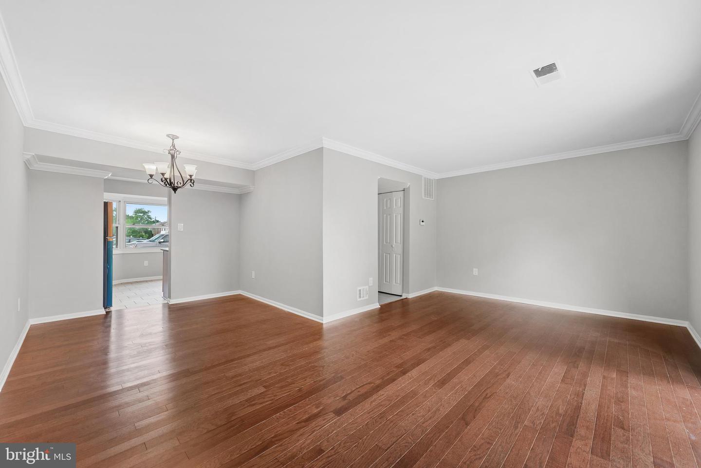 7912 SHARPSBURG CT, MANASSAS, Virginia 20109, 3 Bedrooms Bedrooms, ,2 BathroomsBathrooms,Residential,For sale,7912 SHARPSBURG CT,VAPW2095048 MLS # VAPW2095048