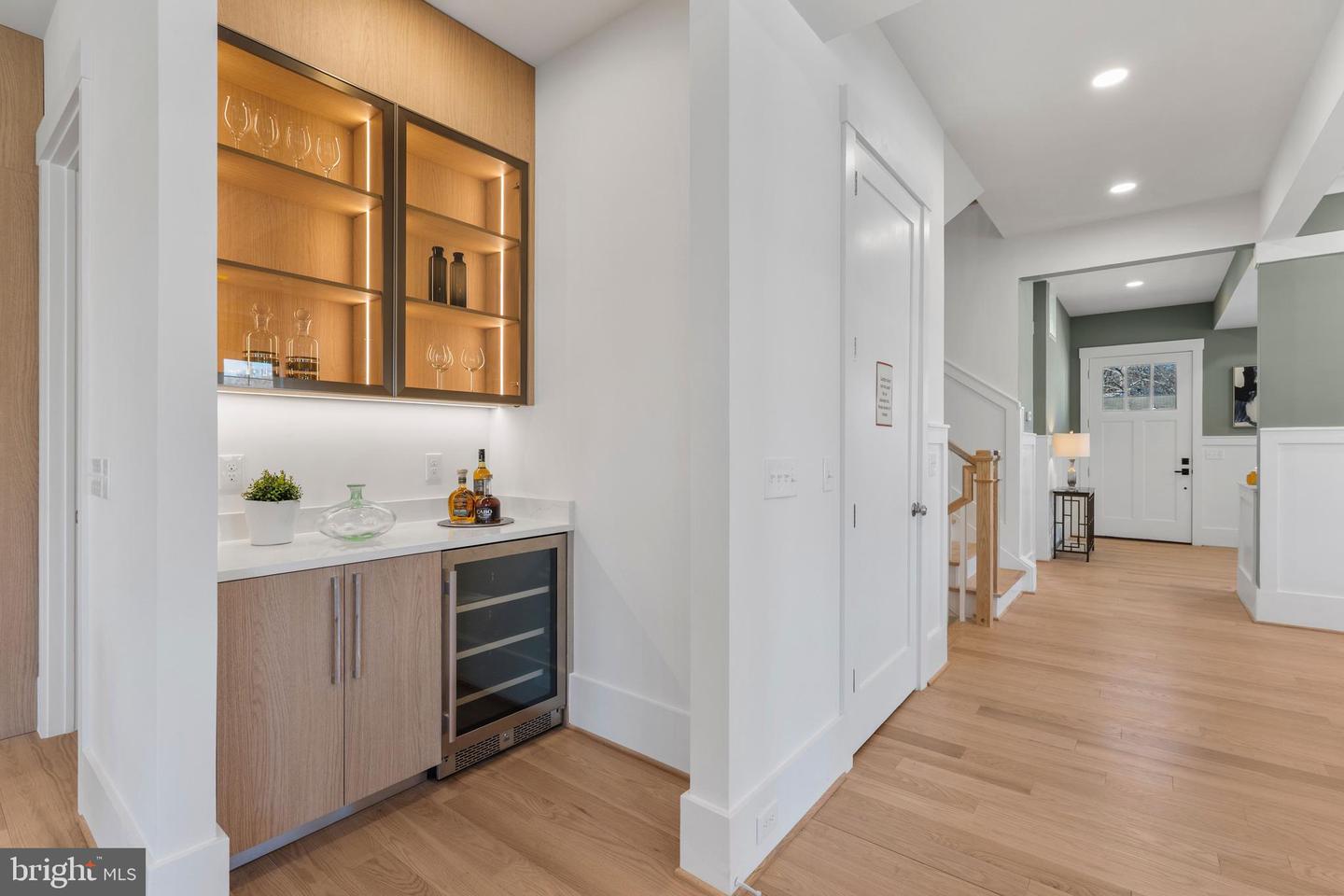 5900 35TH ST N, ARLINGTON, Virginia 22207, 5 Bedrooms Bedrooms, ,6 BathroomsBathrooms,Residential,For sale,5900 35TH ST N,VAAR2055232 MLS # VAAR2055232