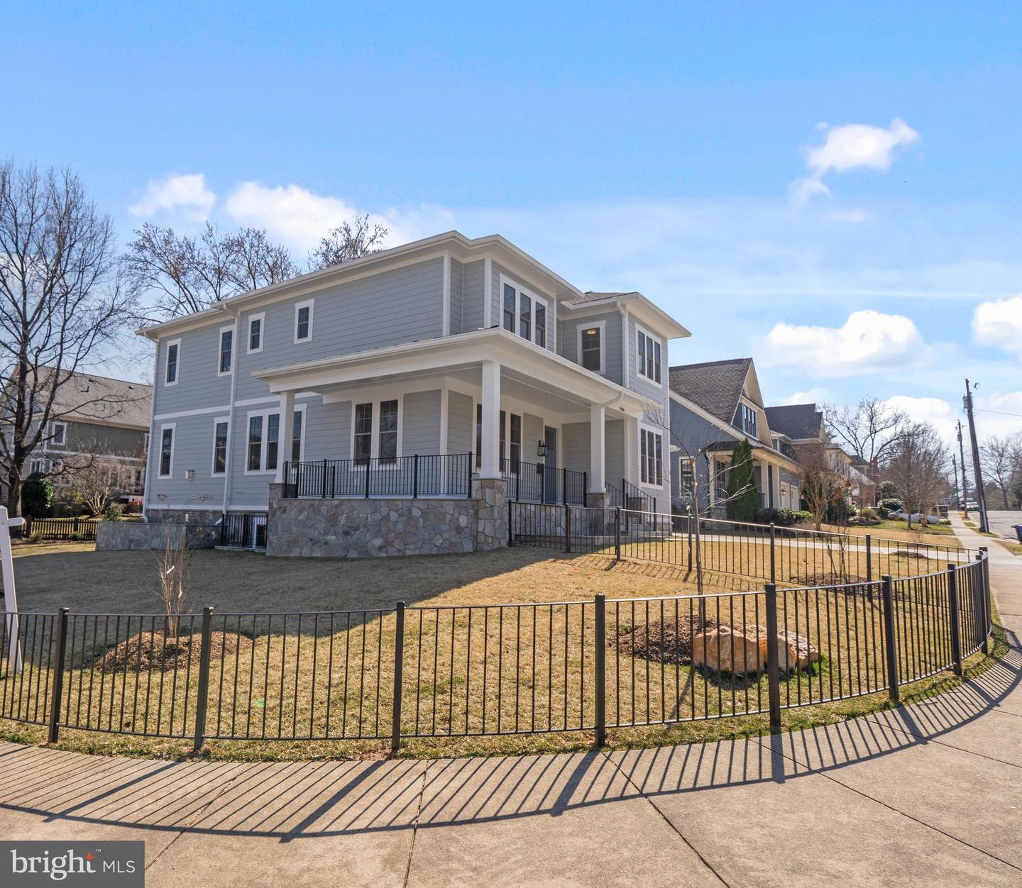 5900 35TH ST N, ARLINGTON, Virginia 22207, 5 Bedrooms Bedrooms, ,6 BathroomsBathrooms,Residential,For sale,5900 35TH ST N,VAAR2055232 MLS # VAAR2055232