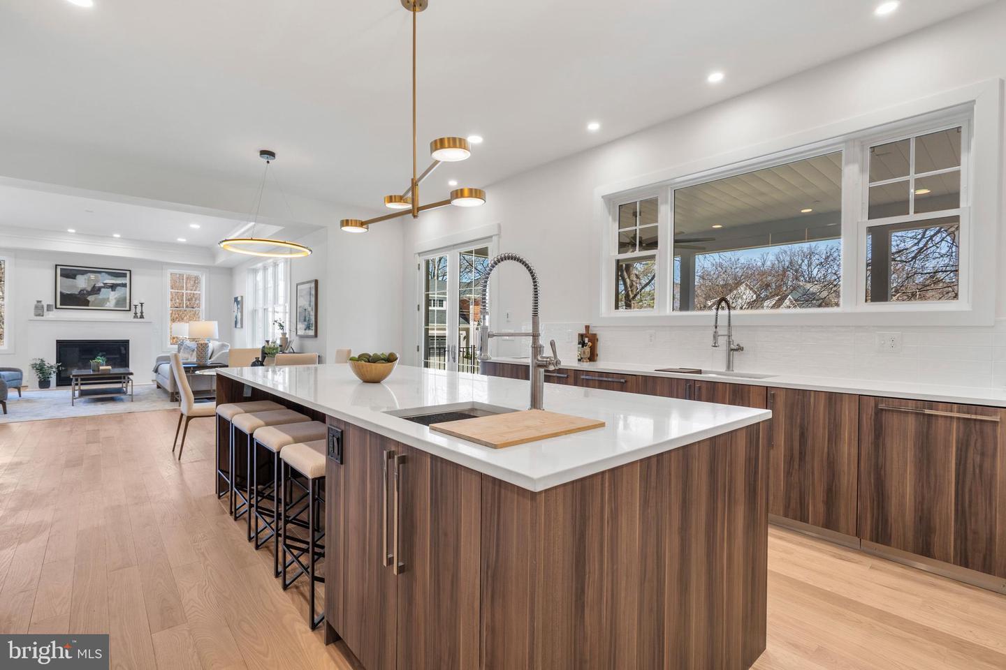 5900 35TH ST N, ARLINGTON, Virginia 22207, 5 Bedrooms Bedrooms, ,6 BathroomsBathrooms,Residential,For sale,5900 35TH ST N,VAAR2055232 MLS # VAAR2055232