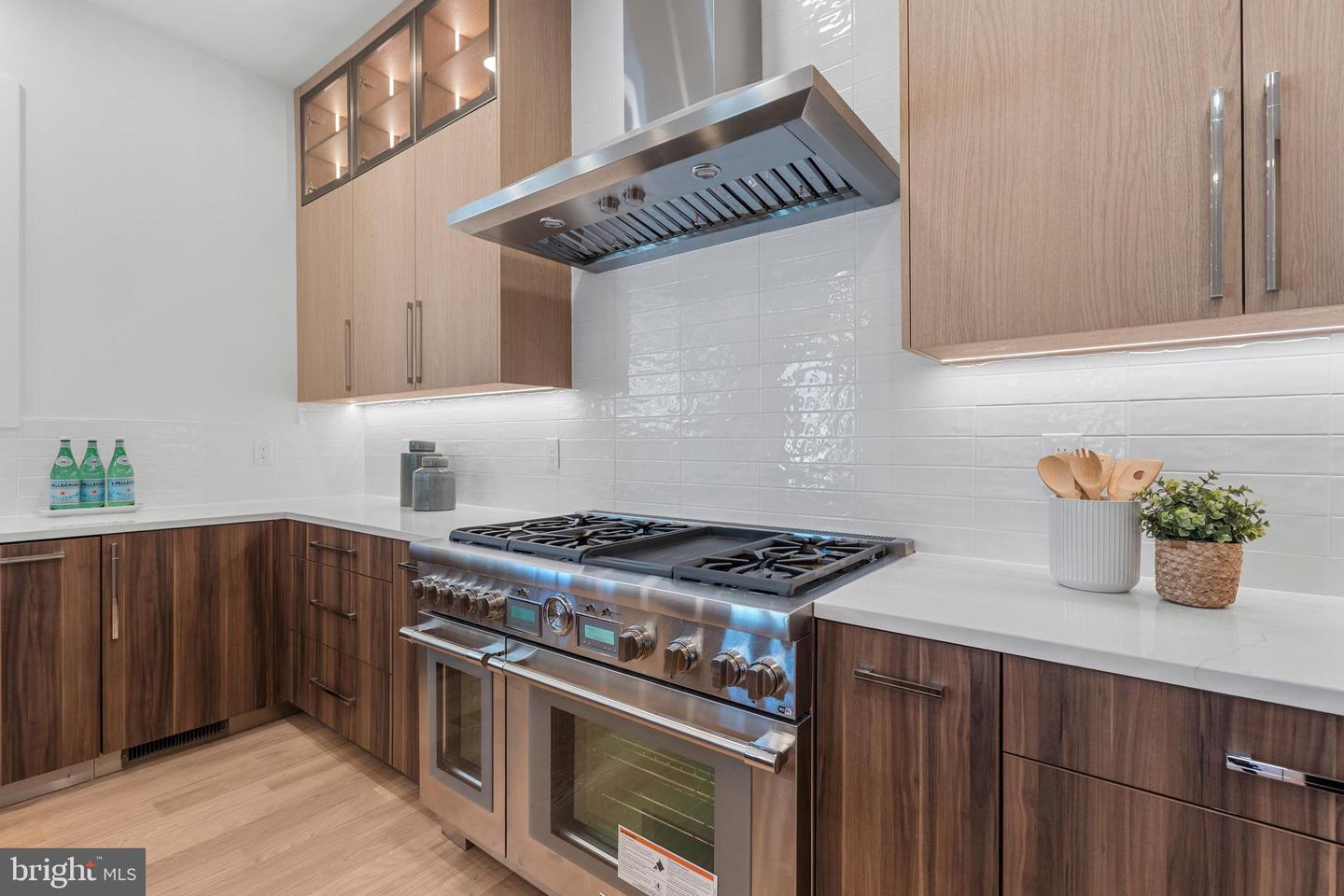 5900 35TH ST N, ARLINGTON, Virginia 22207, 5 Bedrooms Bedrooms, ,6 BathroomsBathrooms,Residential,For sale,5900 35TH ST N,VAAR2055232 MLS # VAAR2055232