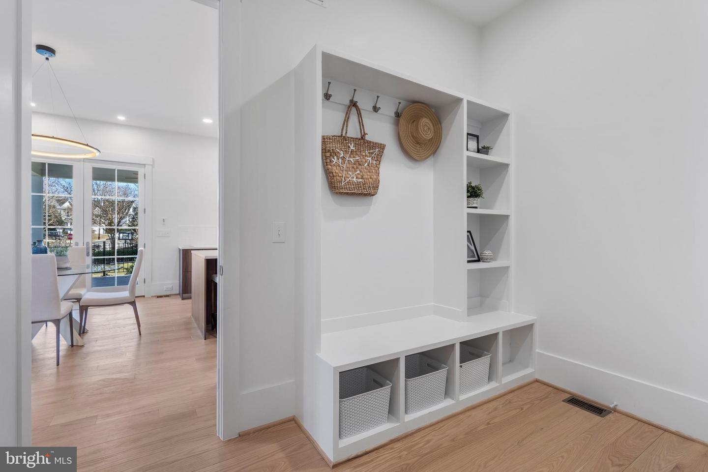 5900 35TH ST N, ARLINGTON, Virginia 22207, 5 Bedrooms Bedrooms, ,6 BathroomsBathrooms,Residential,For sale,5900 35TH ST N,VAAR2055232 MLS # VAAR2055232