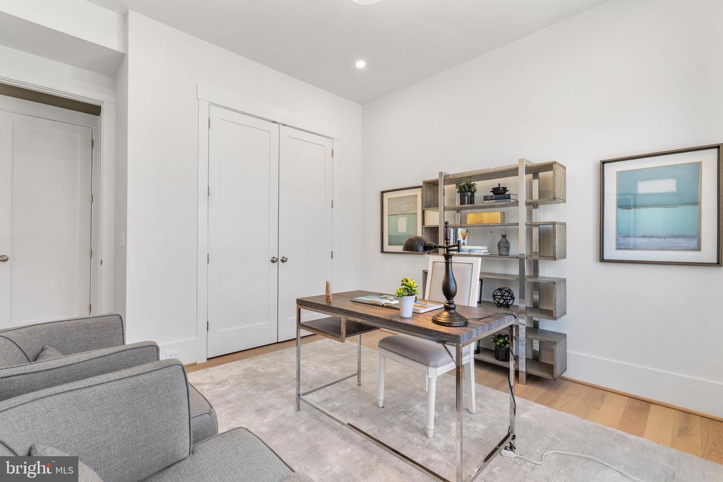 5900 35TH ST N, ARLINGTON, Virginia 22207, 5 Bedrooms Bedrooms, ,6 BathroomsBathrooms,Residential,For sale,5900 35TH ST N,VAAR2055232 MLS # VAAR2055232