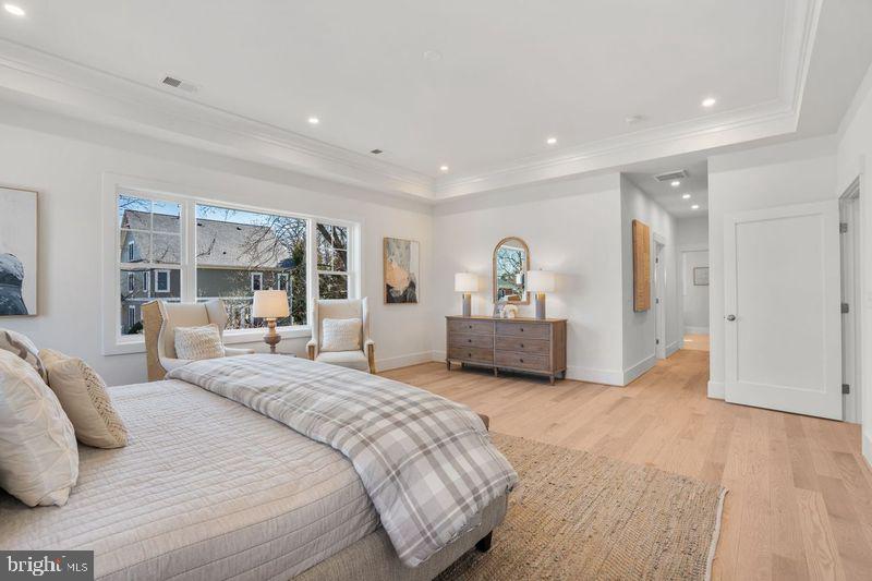 5900 35TH ST N, ARLINGTON, Virginia 22207, 5 Bedrooms Bedrooms, ,6 BathroomsBathrooms,Residential,For sale,5900 35TH ST N,VAAR2055232 MLS # VAAR2055232