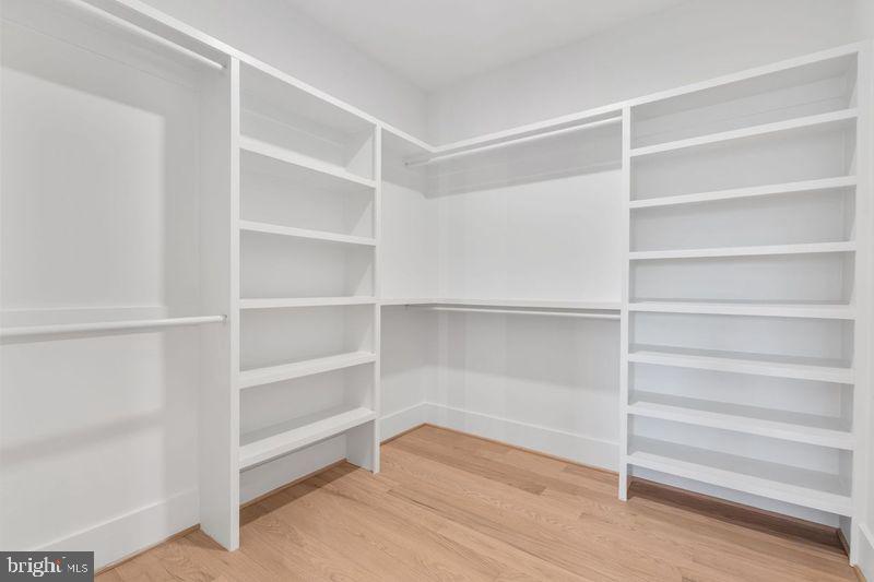 5900 35TH ST N, ARLINGTON, Virginia 22207, 5 Bedrooms Bedrooms, ,6 BathroomsBathrooms,Residential,For sale,5900 35TH ST N,VAAR2055232 MLS # VAAR2055232