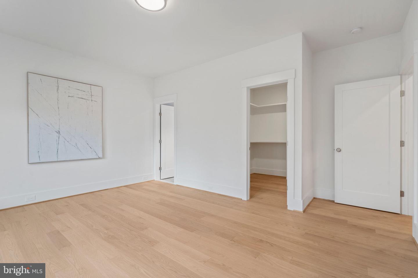 5900 35TH ST N, ARLINGTON, Virginia 22207, 5 Bedrooms Bedrooms, ,6 BathroomsBathrooms,Residential,For sale,5900 35TH ST N,VAAR2055232 MLS # VAAR2055232