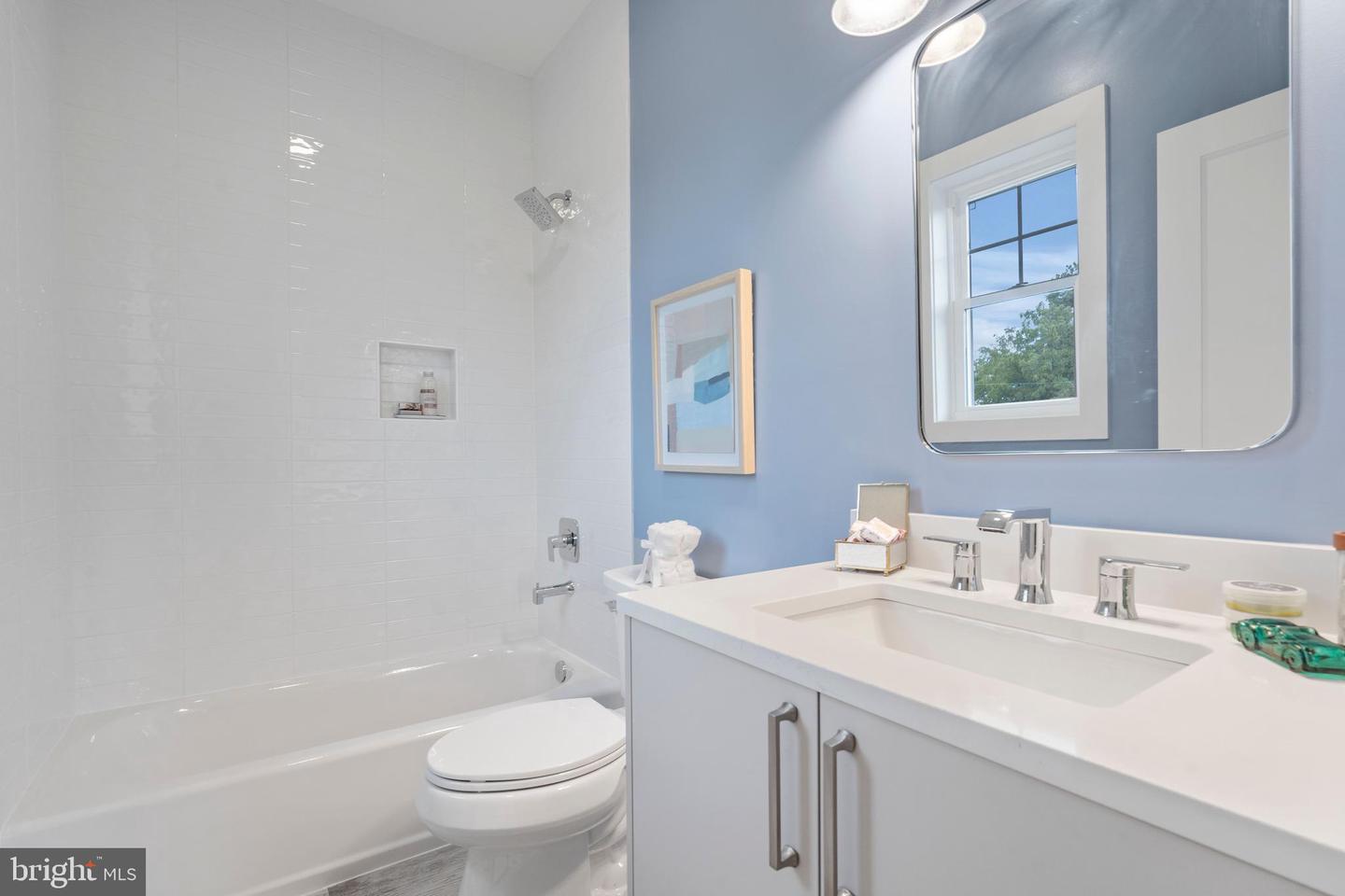 5900 35TH ST N, ARLINGTON, Virginia 22207, 5 Bedrooms Bedrooms, ,6 BathroomsBathrooms,Residential,For sale,5900 35TH ST N,VAAR2055232 MLS # VAAR2055232