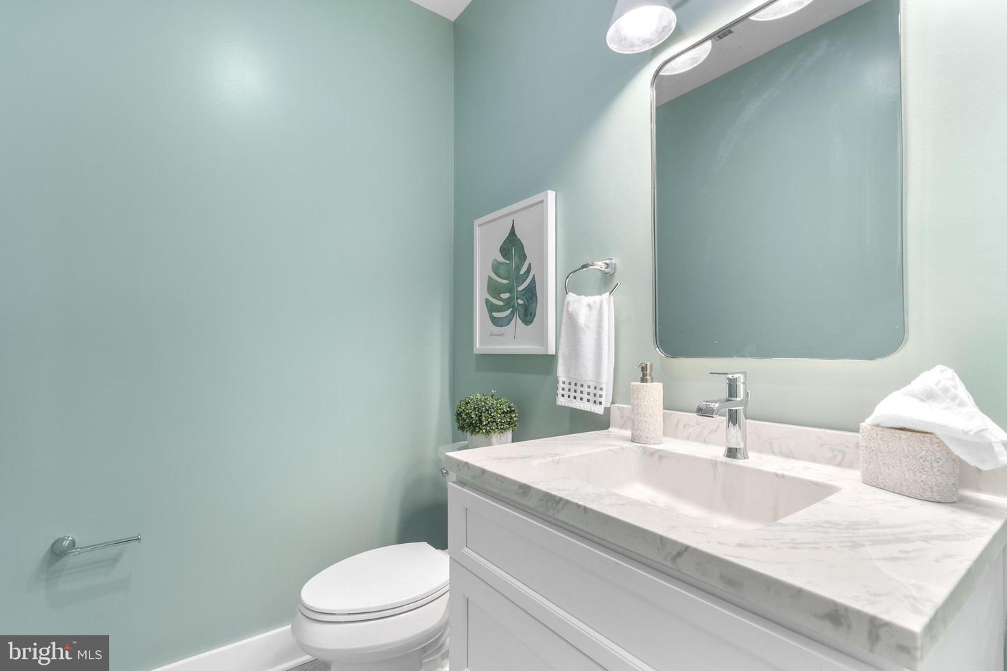 5900 35TH ST N, ARLINGTON, Virginia 22207, 5 Bedrooms Bedrooms, ,6 BathroomsBathrooms,Residential,For sale,5900 35TH ST N,VAAR2055232 MLS # VAAR2055232