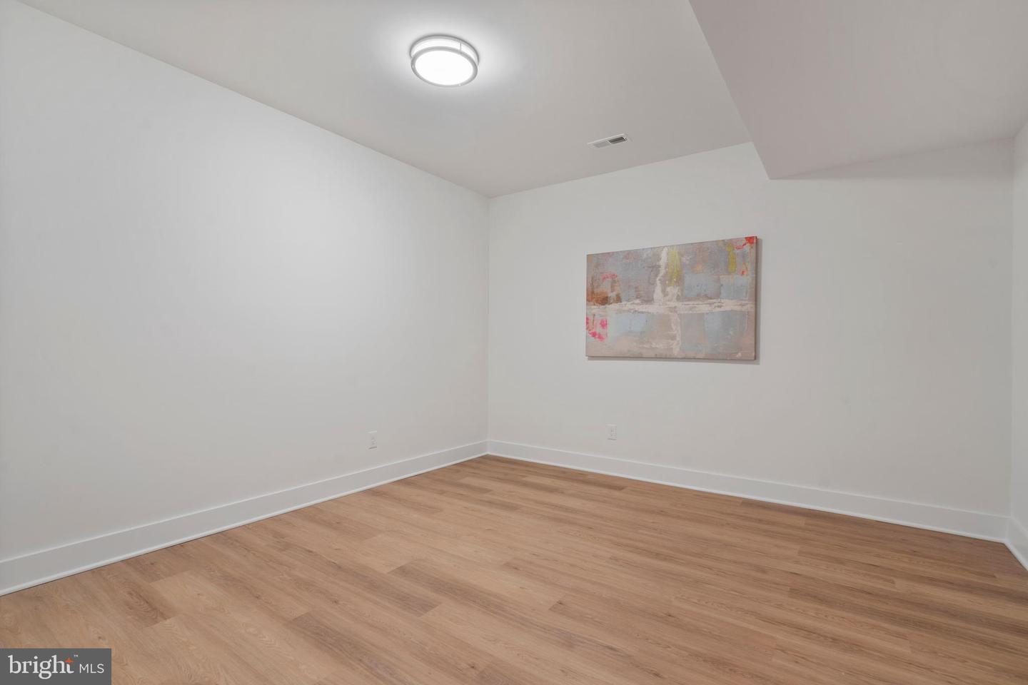 5900 35TH ST N, ARLINGTON, Virginia 22207, 5 Bedrooms Bedrooms, ,6 BathroomsBathrooms,Residential,For sale,5900 35TH ST N,VAAR2055232 MLS # VAAR2055232