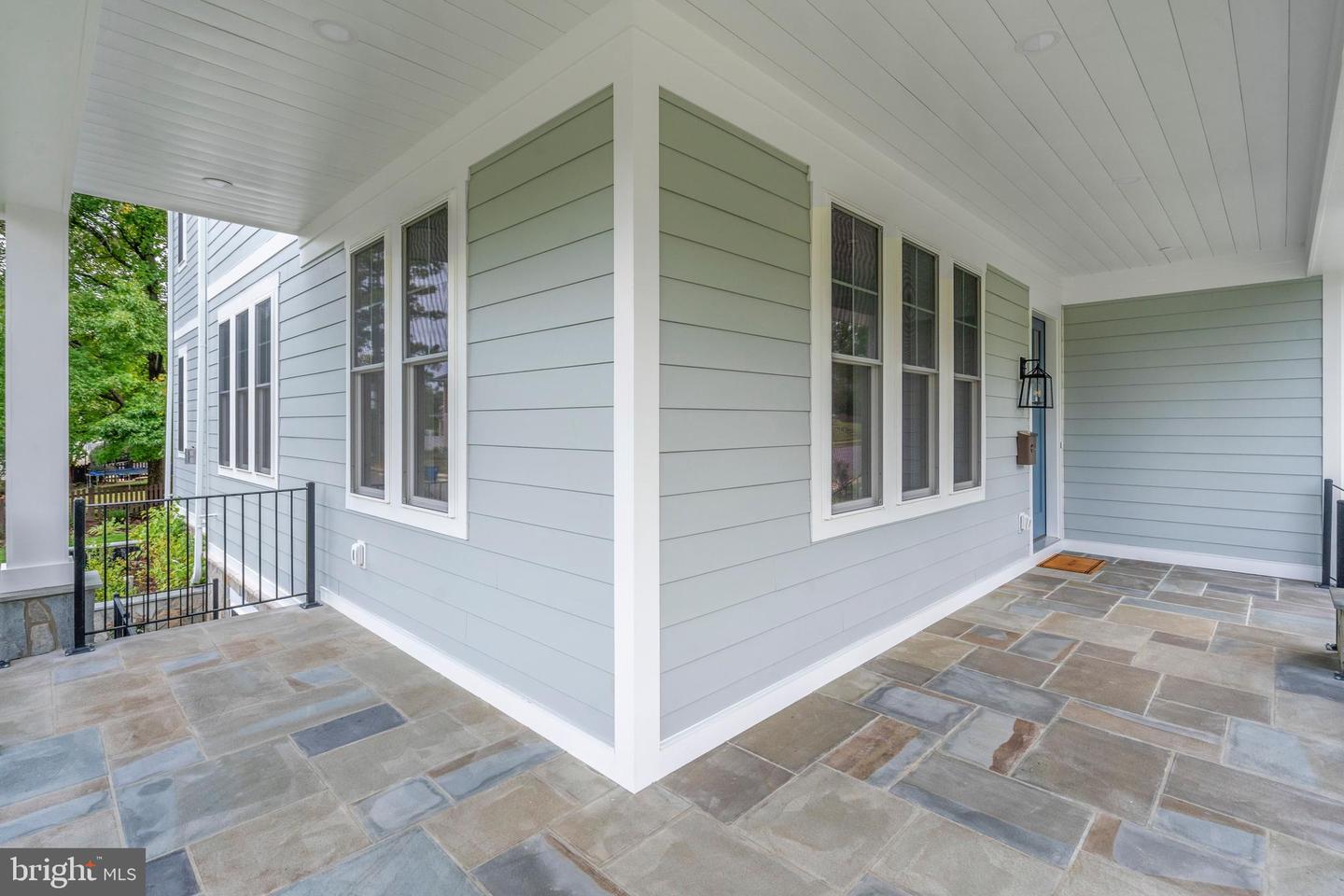 5900 35TH ST N, ARLINGTON, Virginia 22207, 5 Bedrooms Bedrooms, ,6 BathroomsBathrooms,Residential,For sale,5900 35TH ST N,VAAR2055232 MLS # VAAR2055232