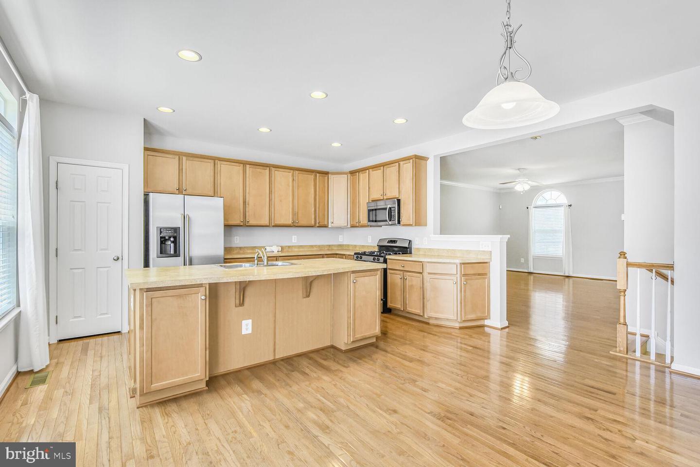 42952 MILTEC TER, CHANTILLY, Virginia 20152, 3 Bedrooms Bedrooms, ,2 BathroomsBathrooms,Residential,For sale,42952 MILTEC TER,VALO2096200 MLS # VALO2096200